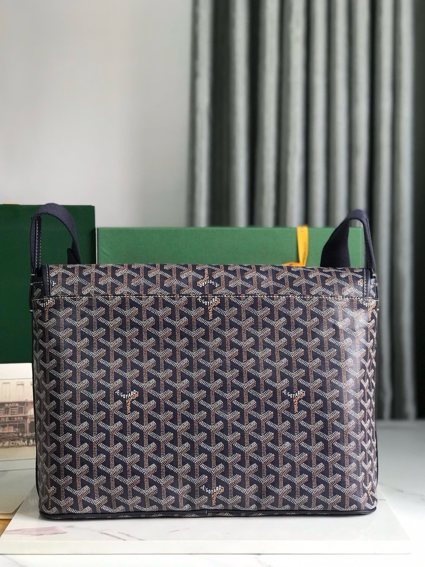 Goyard Messenger Bag 35x26x7.5cm