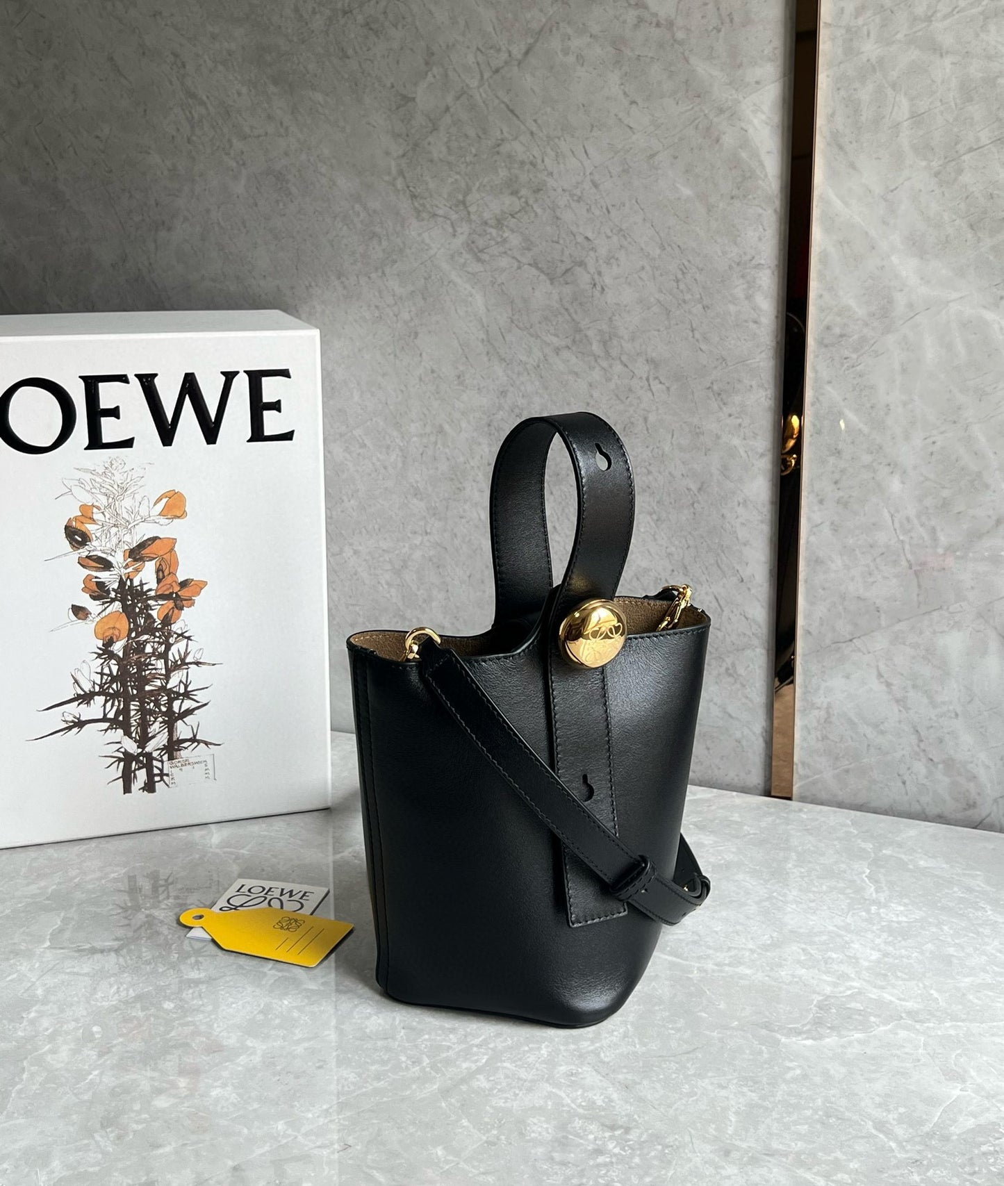 Loewe Pebble Bucket Bag(16x16x19.5cm)