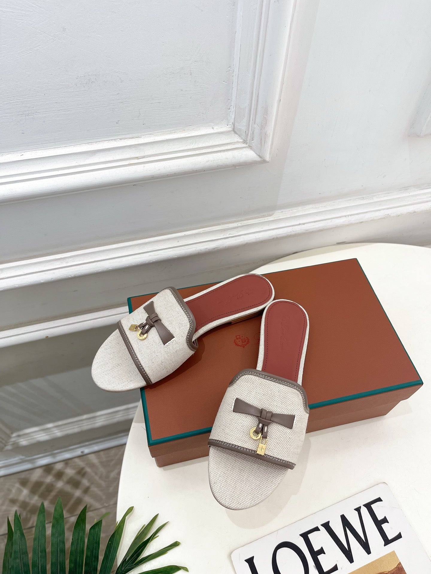 LP Sandals