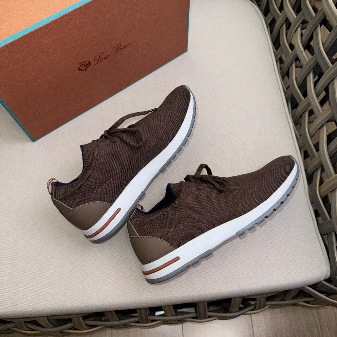 LP Sneakers