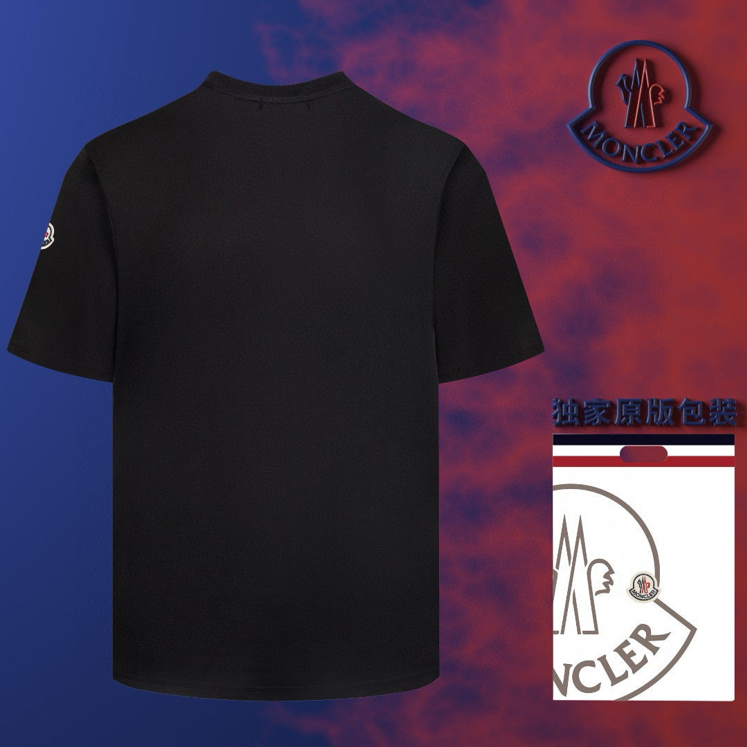 Moncler T-shirt