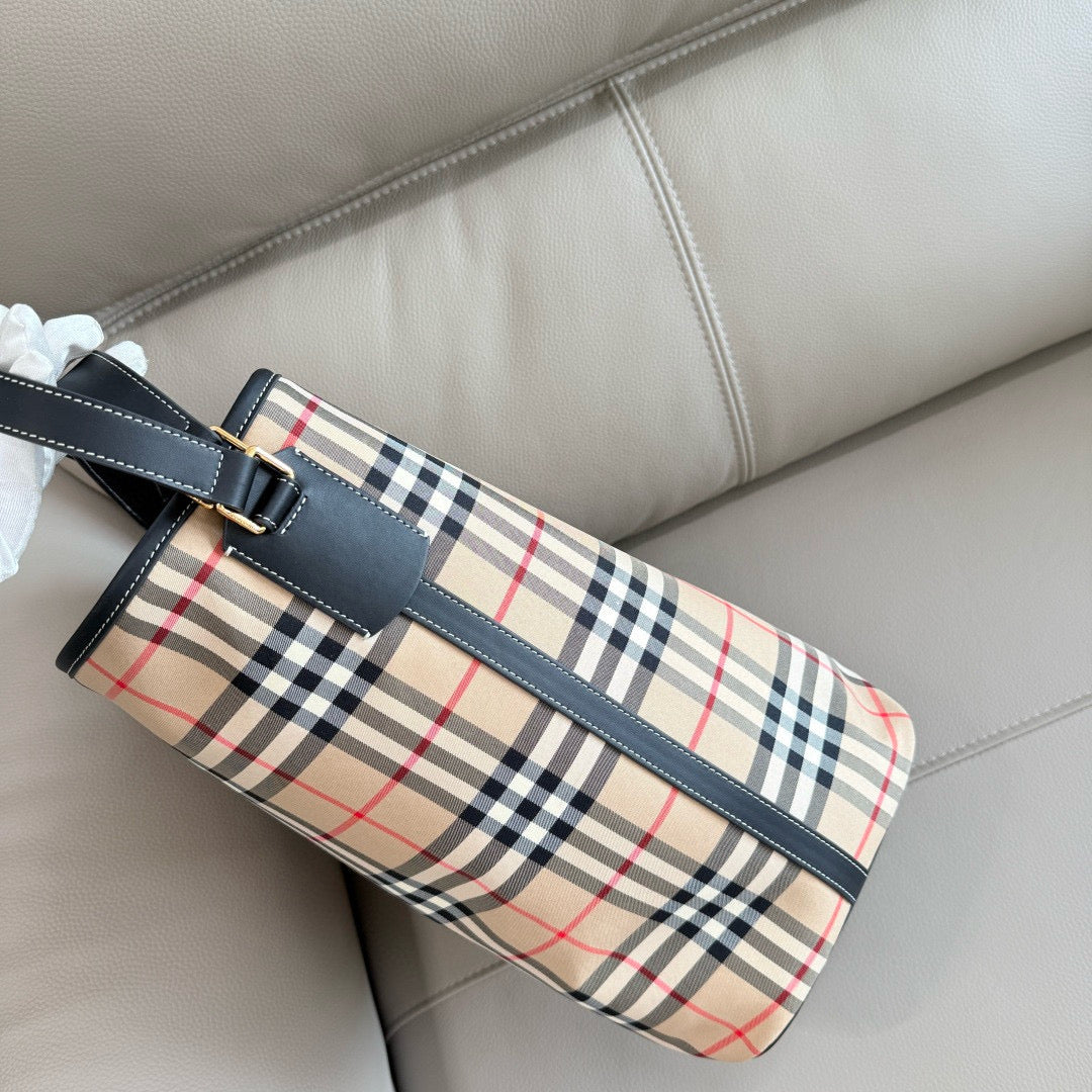 Burberry Bucket Bag(26CM*20CM*32CM)