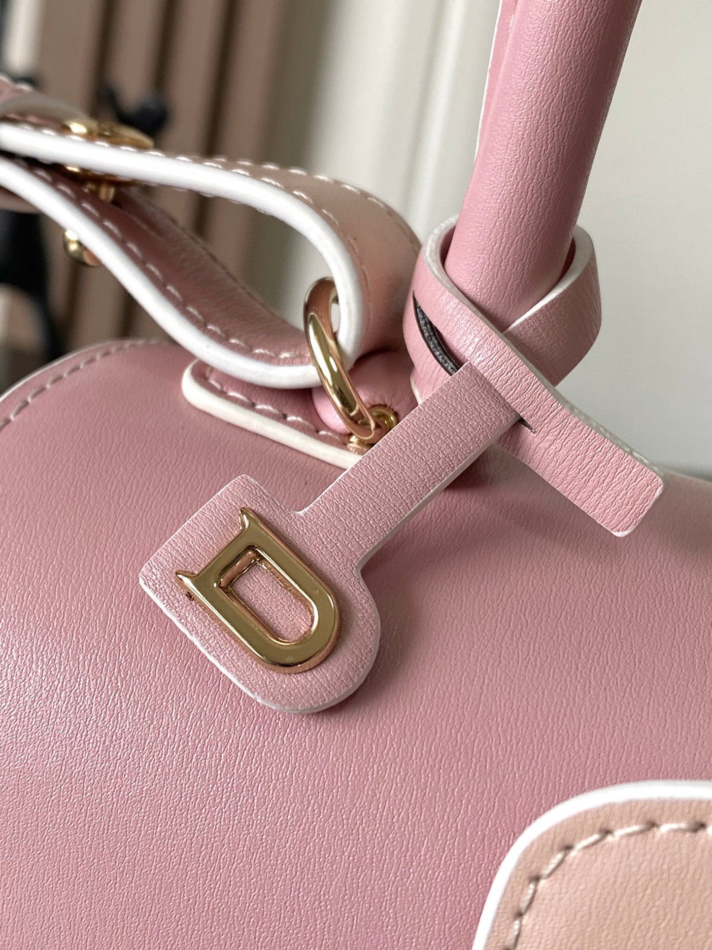 Delvaux Sling Bag (20＊10＊16 cm)