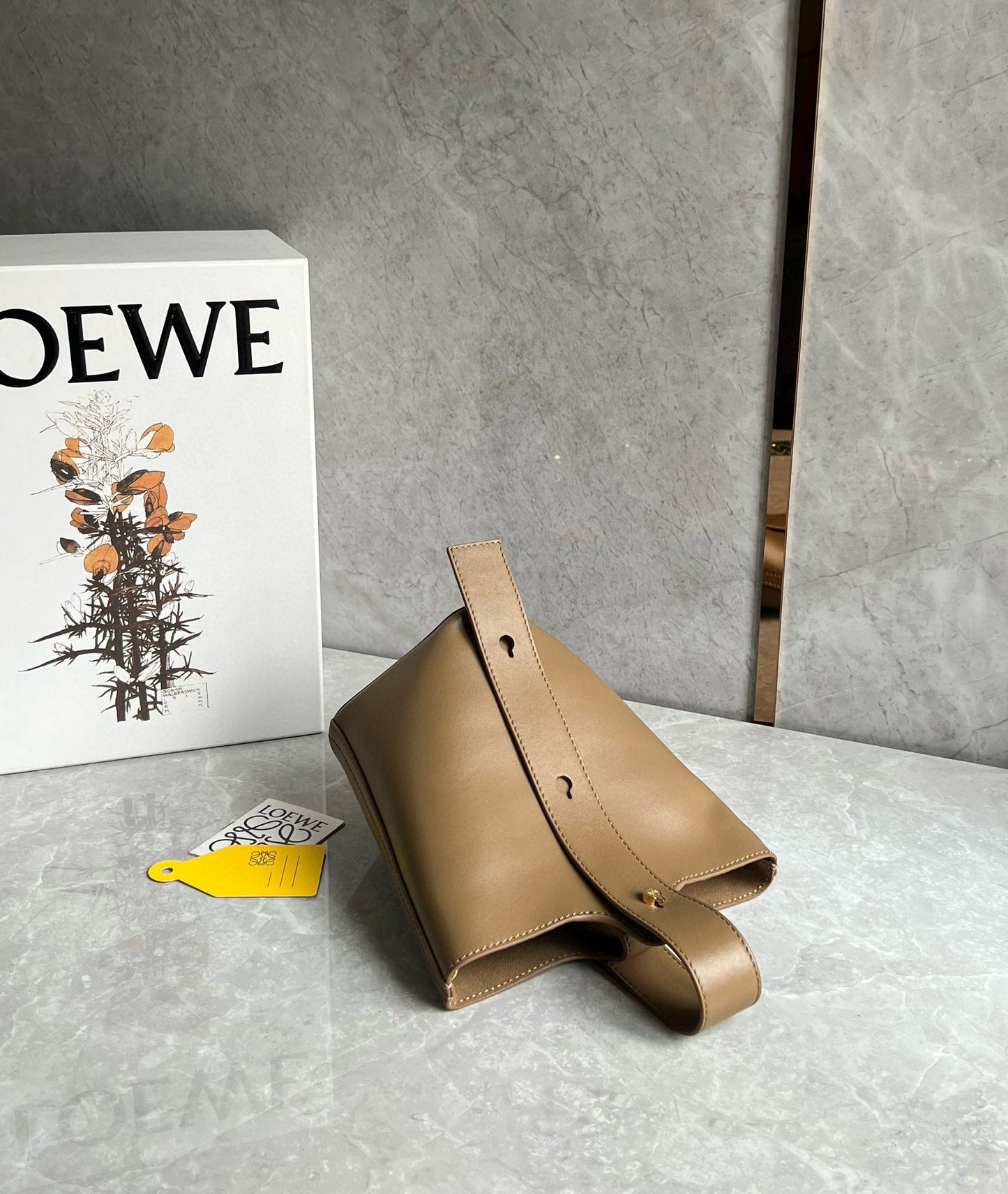 Loewe Pebble Bucket Bag(16x16x19.5cm)