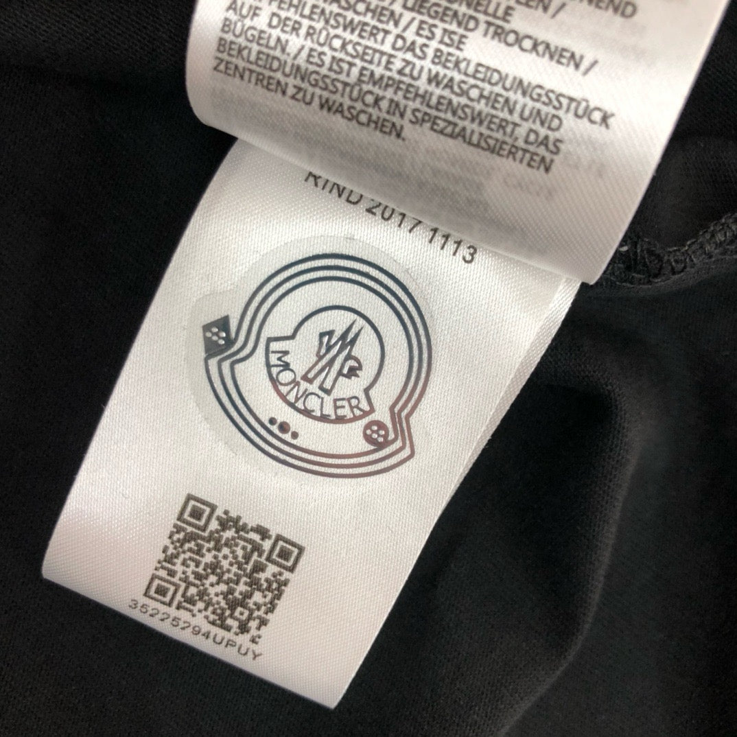 Moncler T-shirt