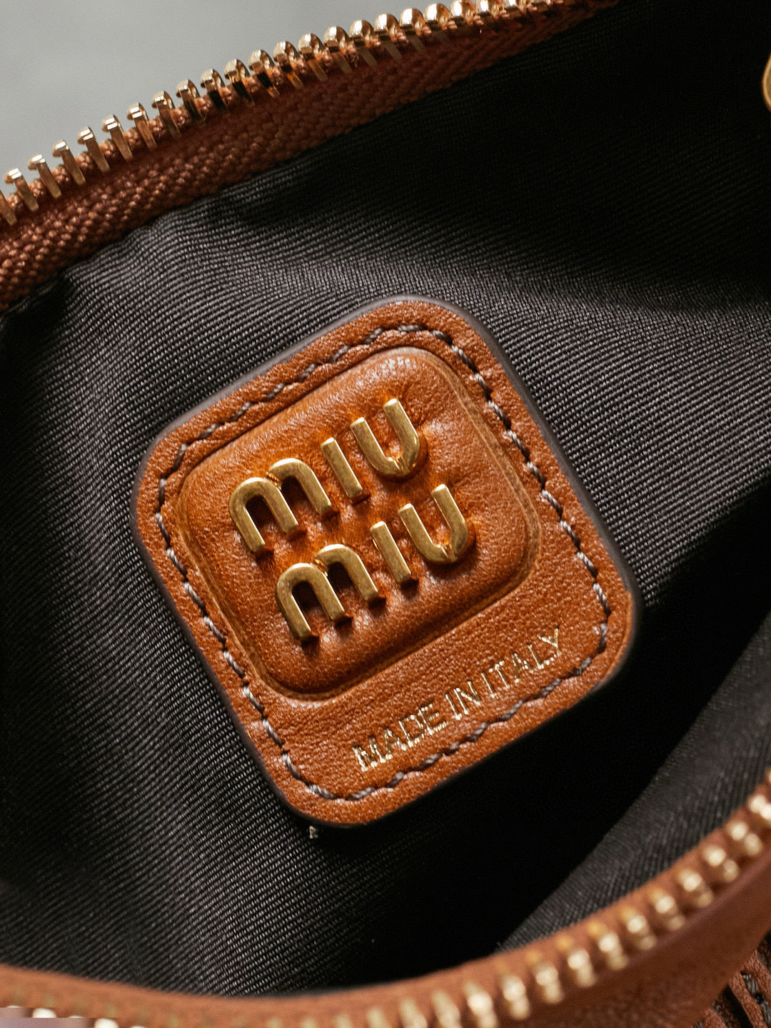 Miu Miu Wander Bag 20x23x6cm