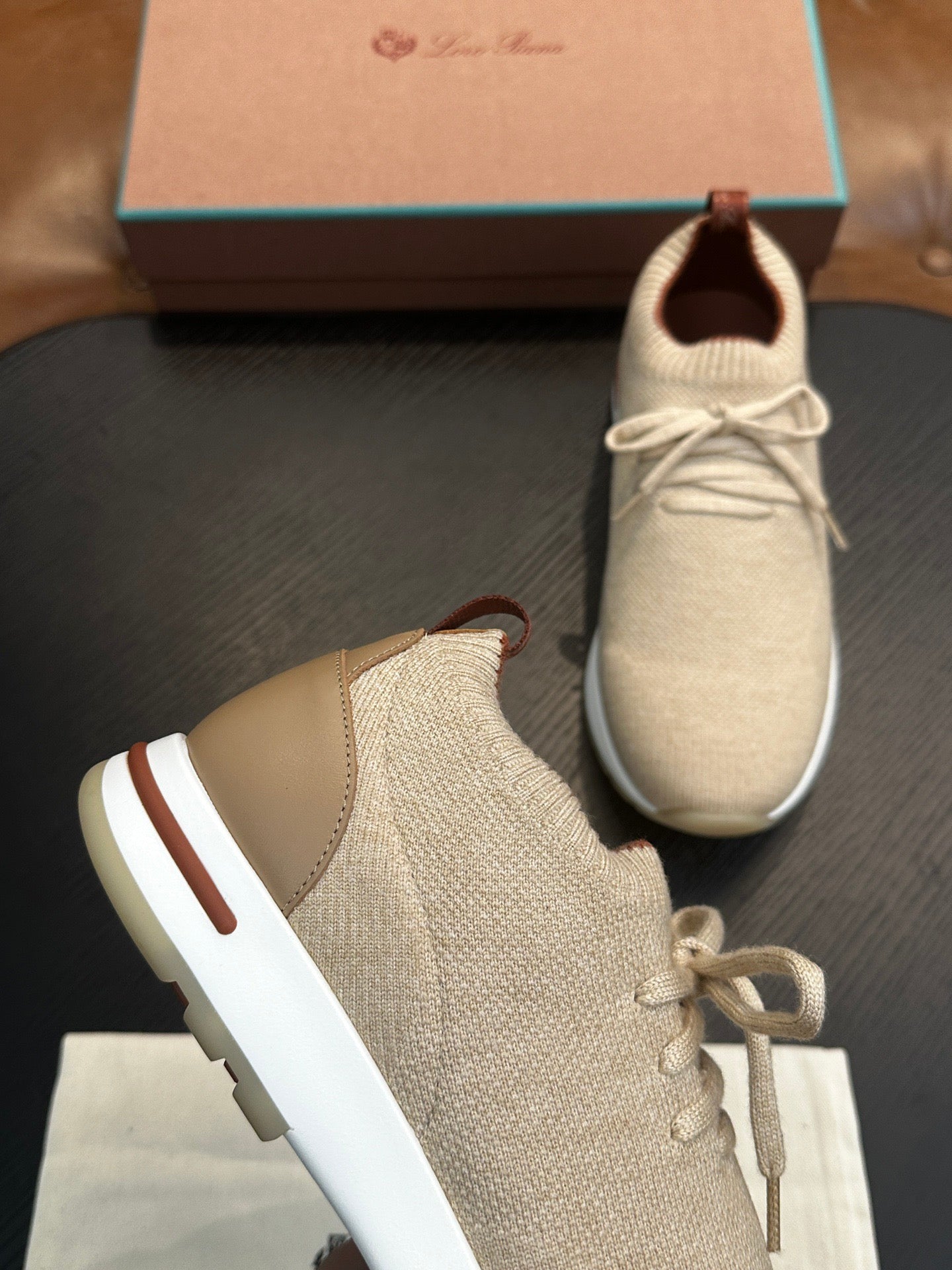 LP Sneakers