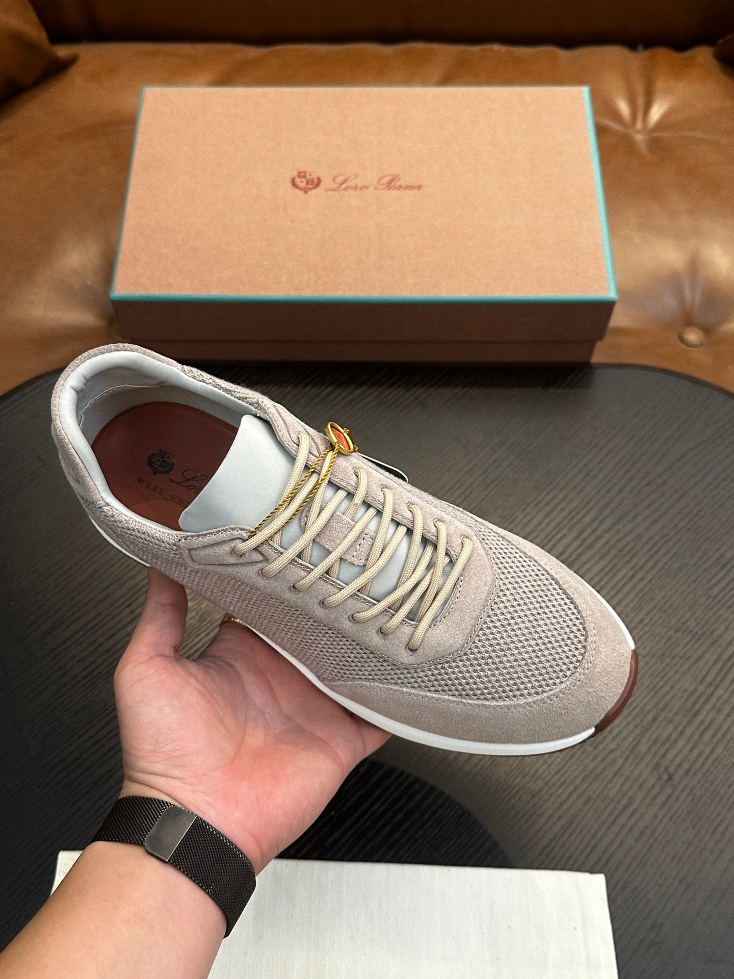 LP Sneakers