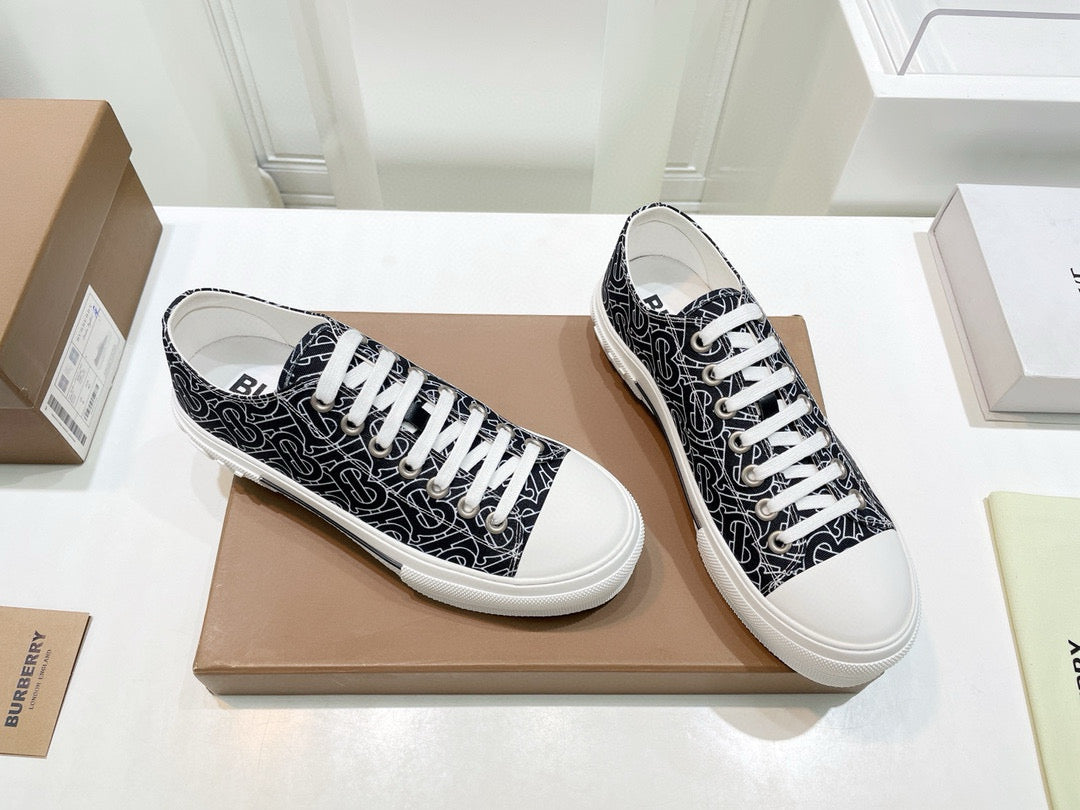 Burberry Sneakers