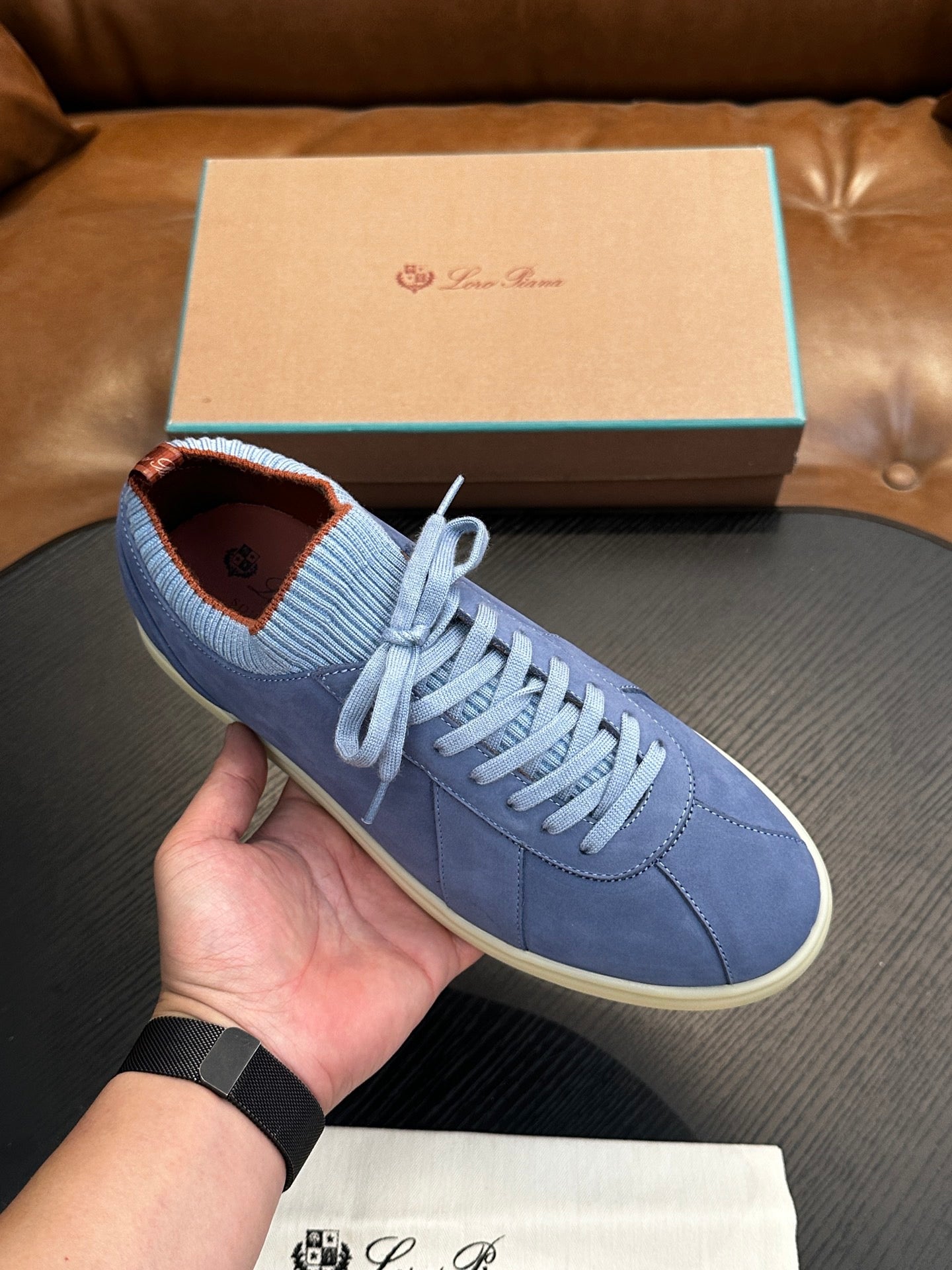 LP Sneakers
