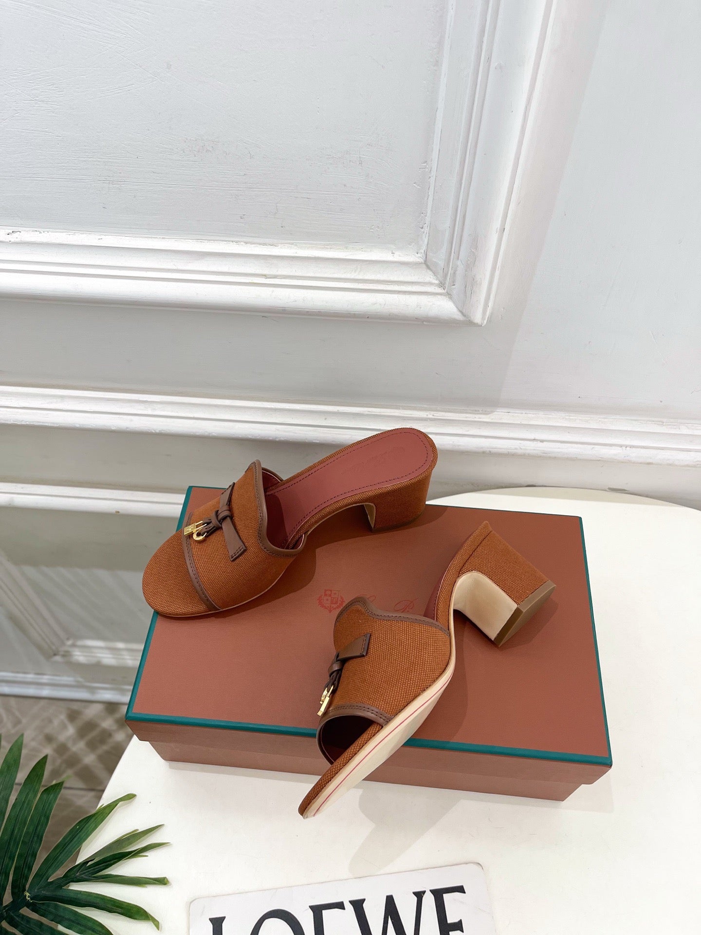 LP Sandals