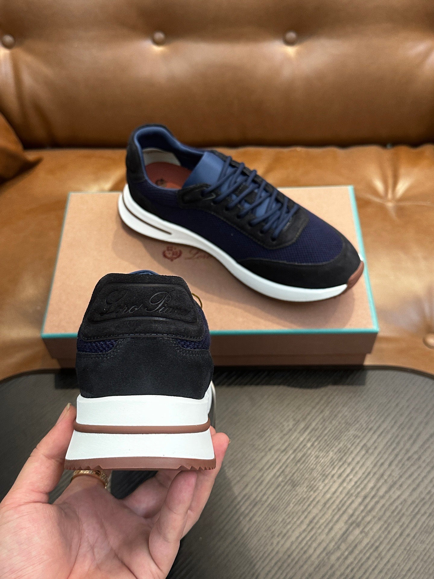 LP Sneakers