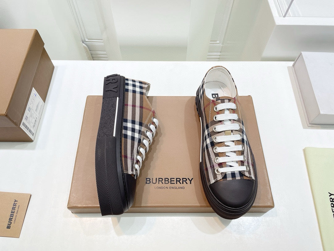 Burberry Sneakers