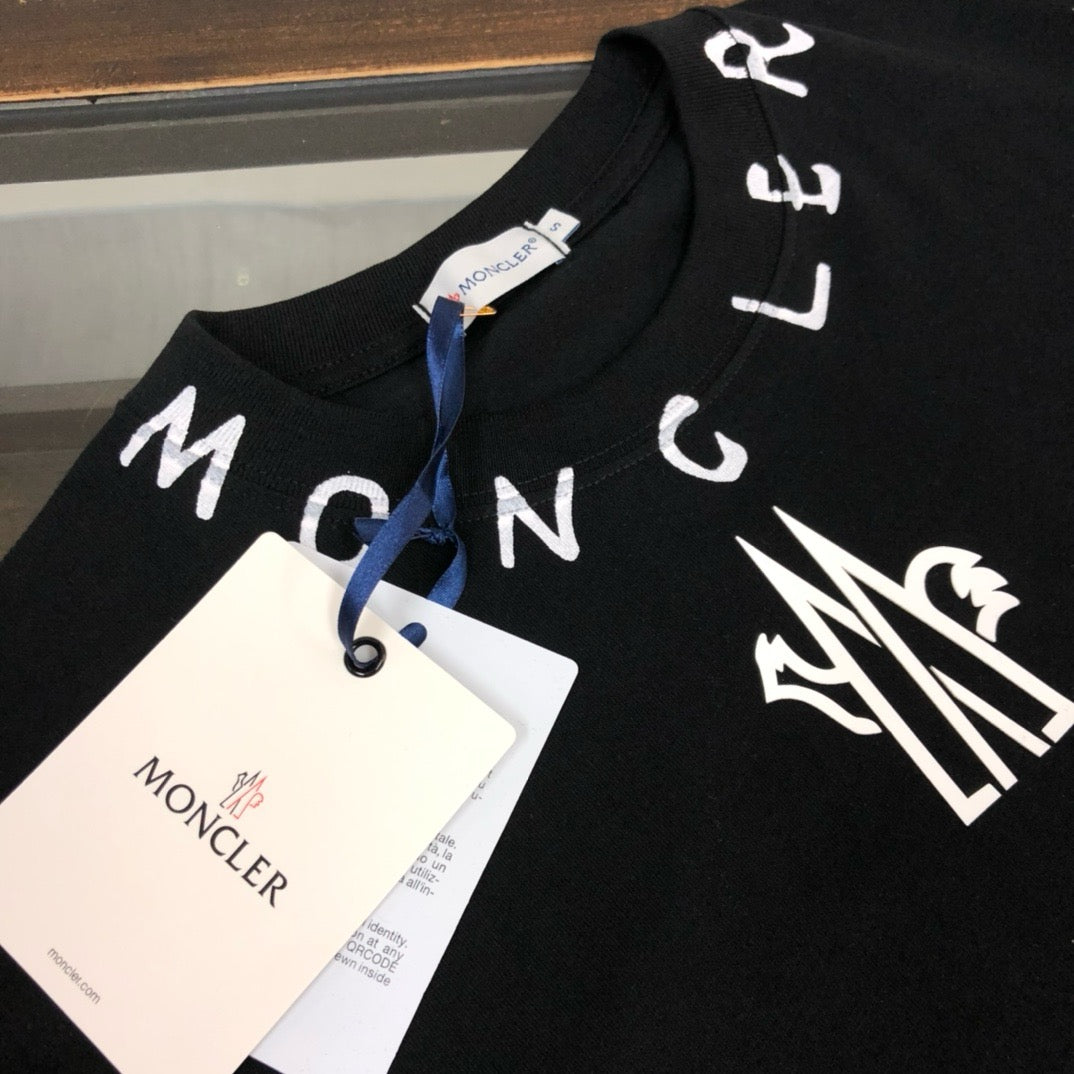 Moncler T-shirt