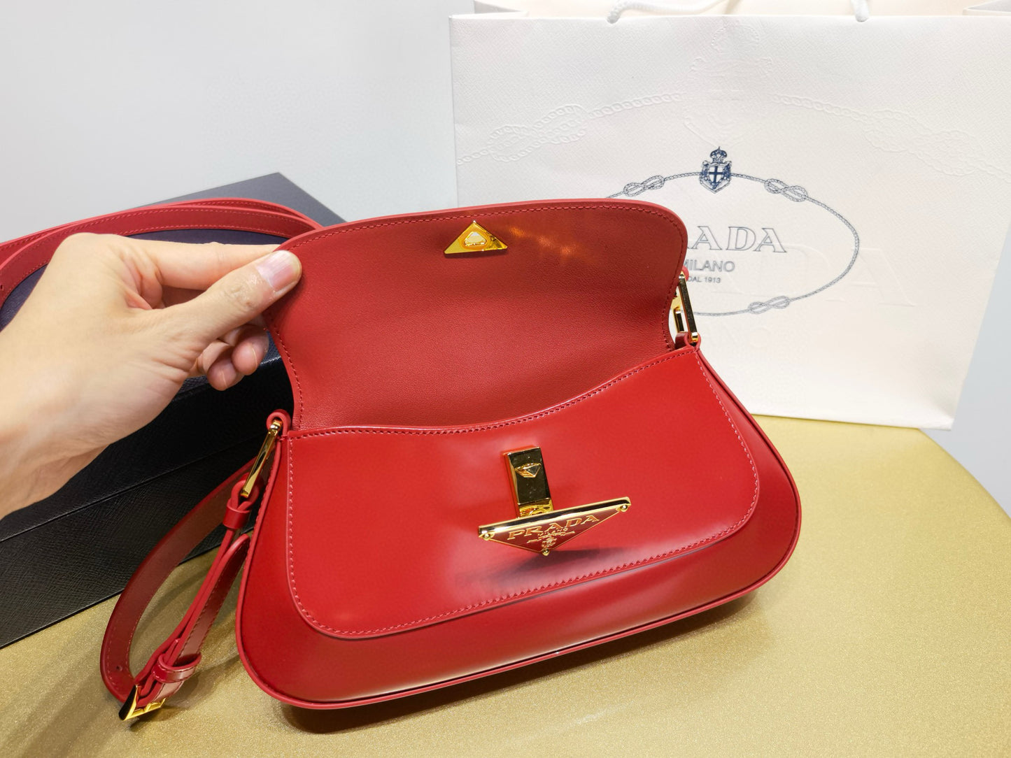 Prada Shoulder Bag 24x11x4cm
