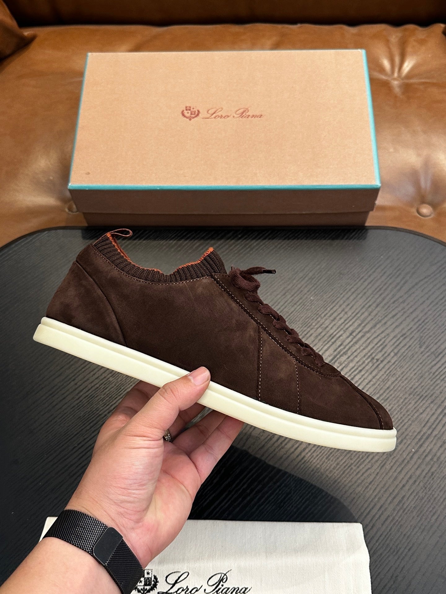 LP Sneakers