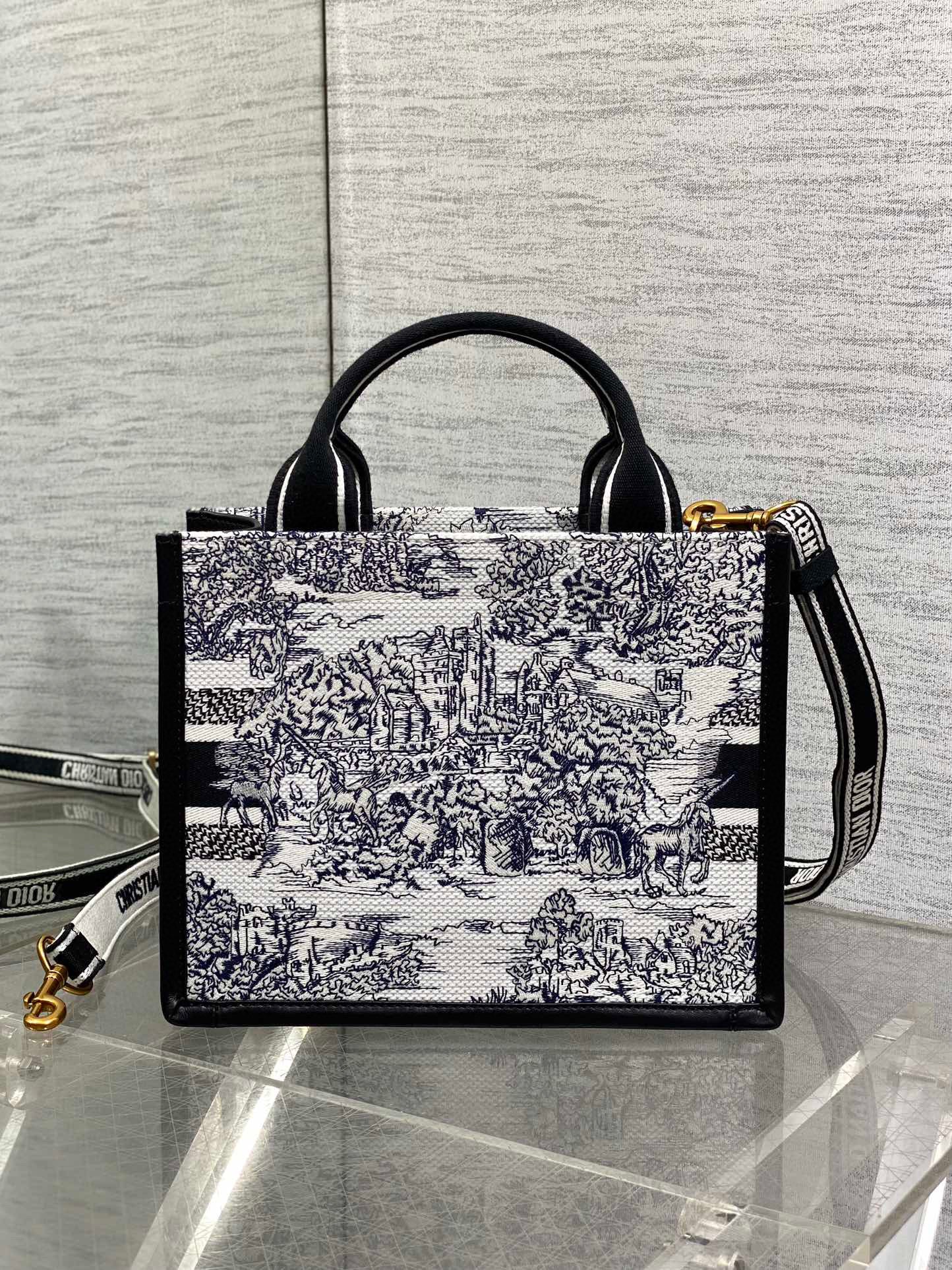 Dior Tote  26x12x21cm