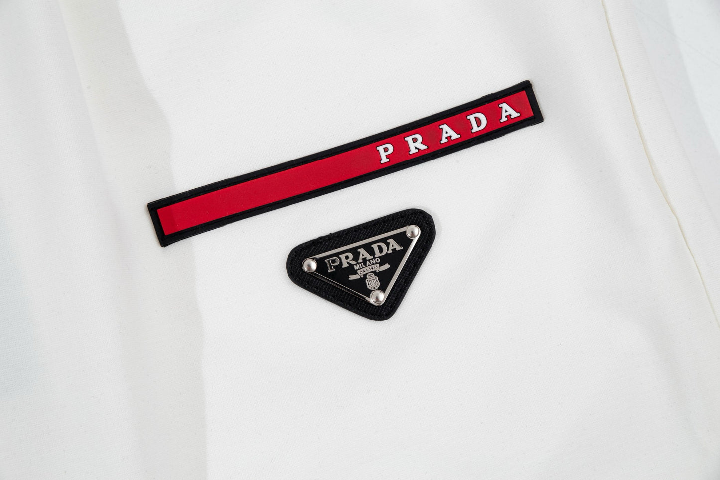 Prada Corto