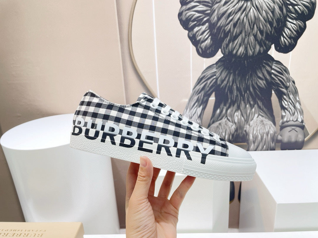 Burberry Sneakers