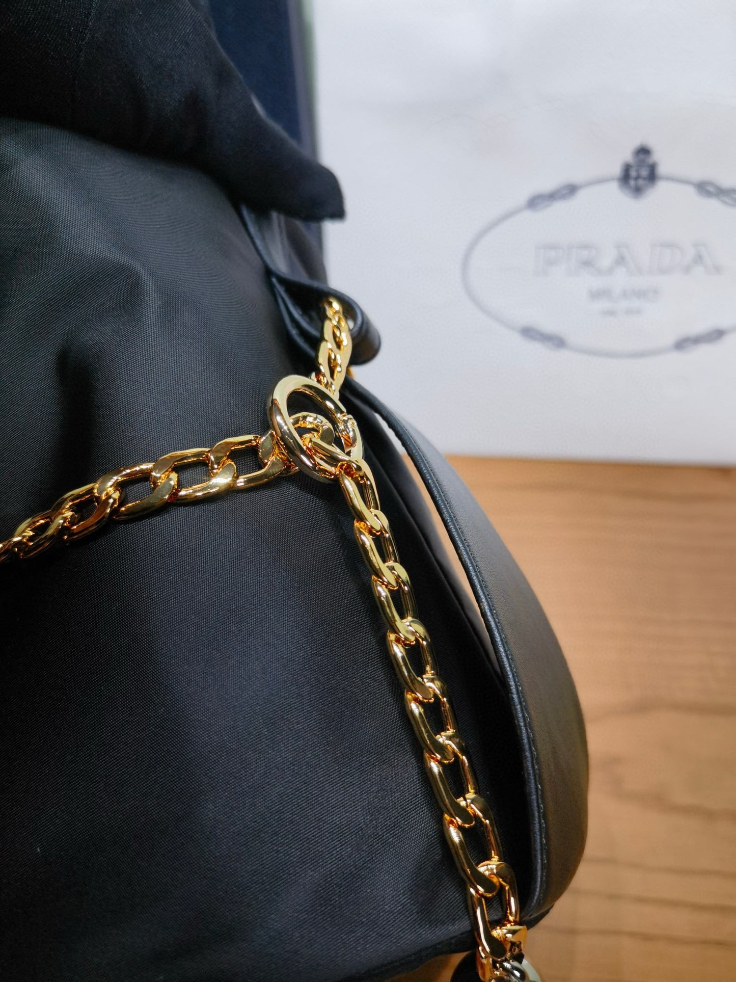 PD Petit Sac Noir Bucket Bag
