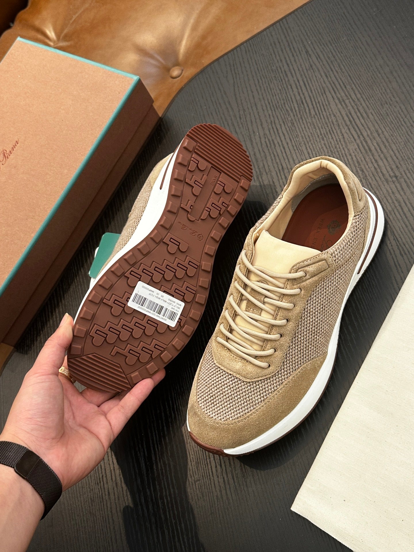 LP Sneakers
