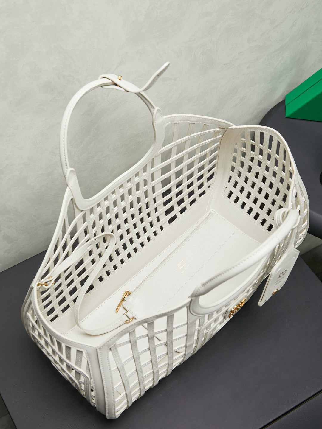 Miu Miu Basket Bag 40x21x15.5cm