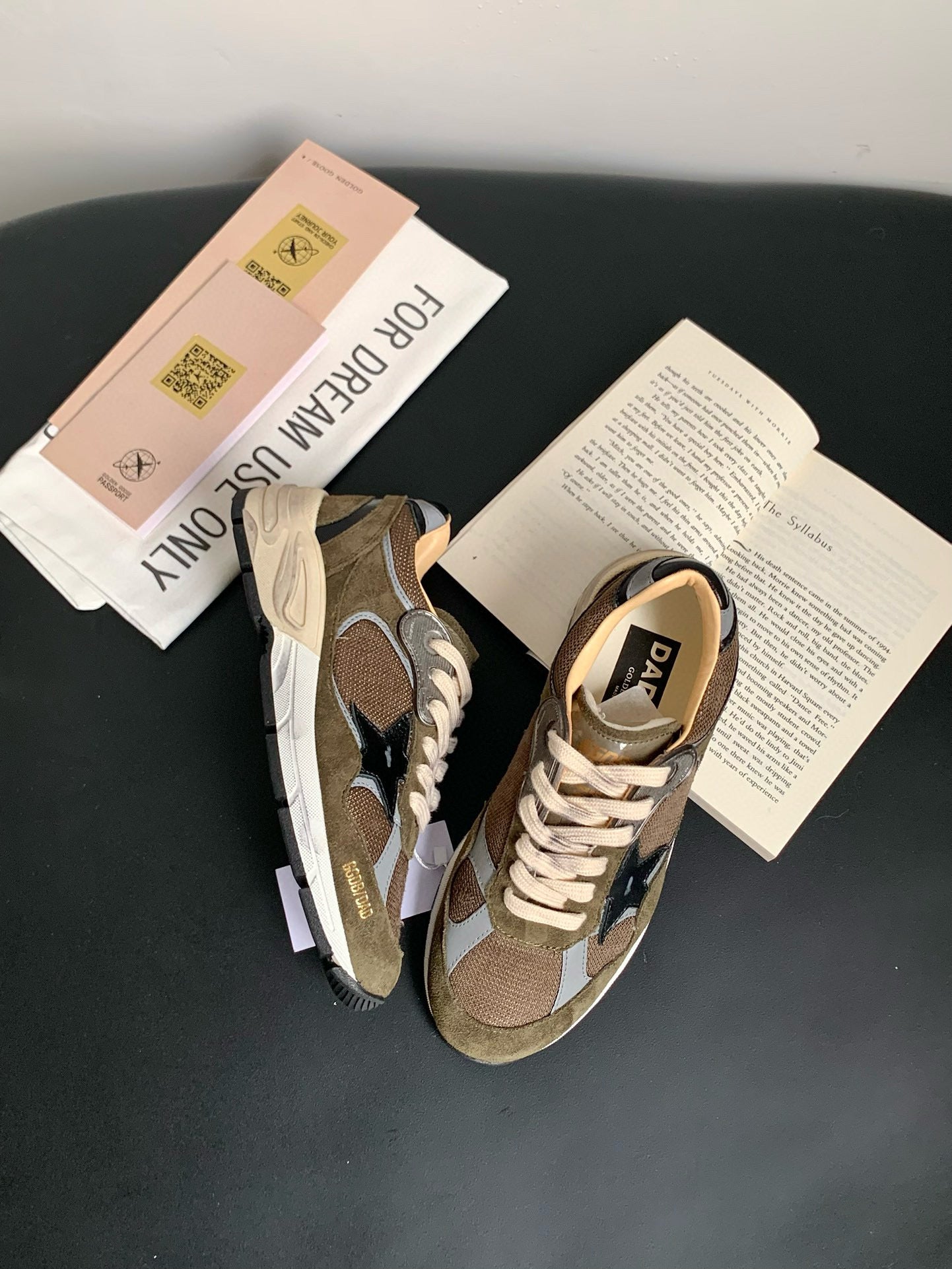 Golden Goose Sneaker