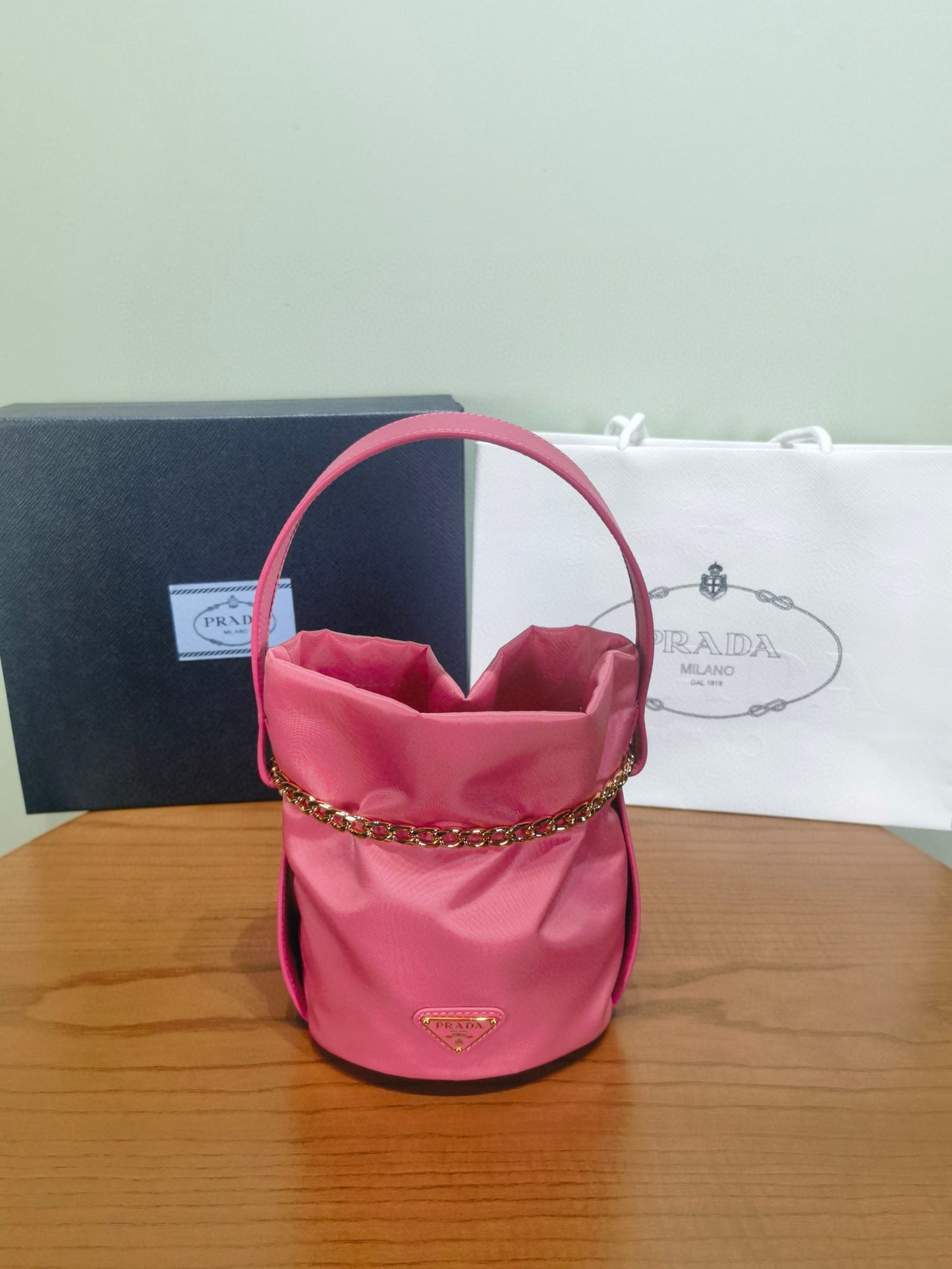 PD Petit Sac Noir Bucket Bag