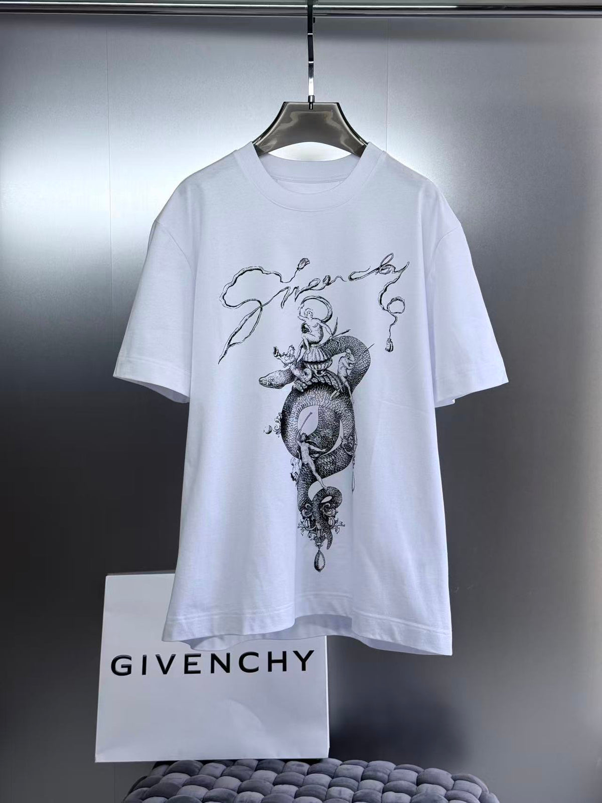 Givenchy T-Shirt