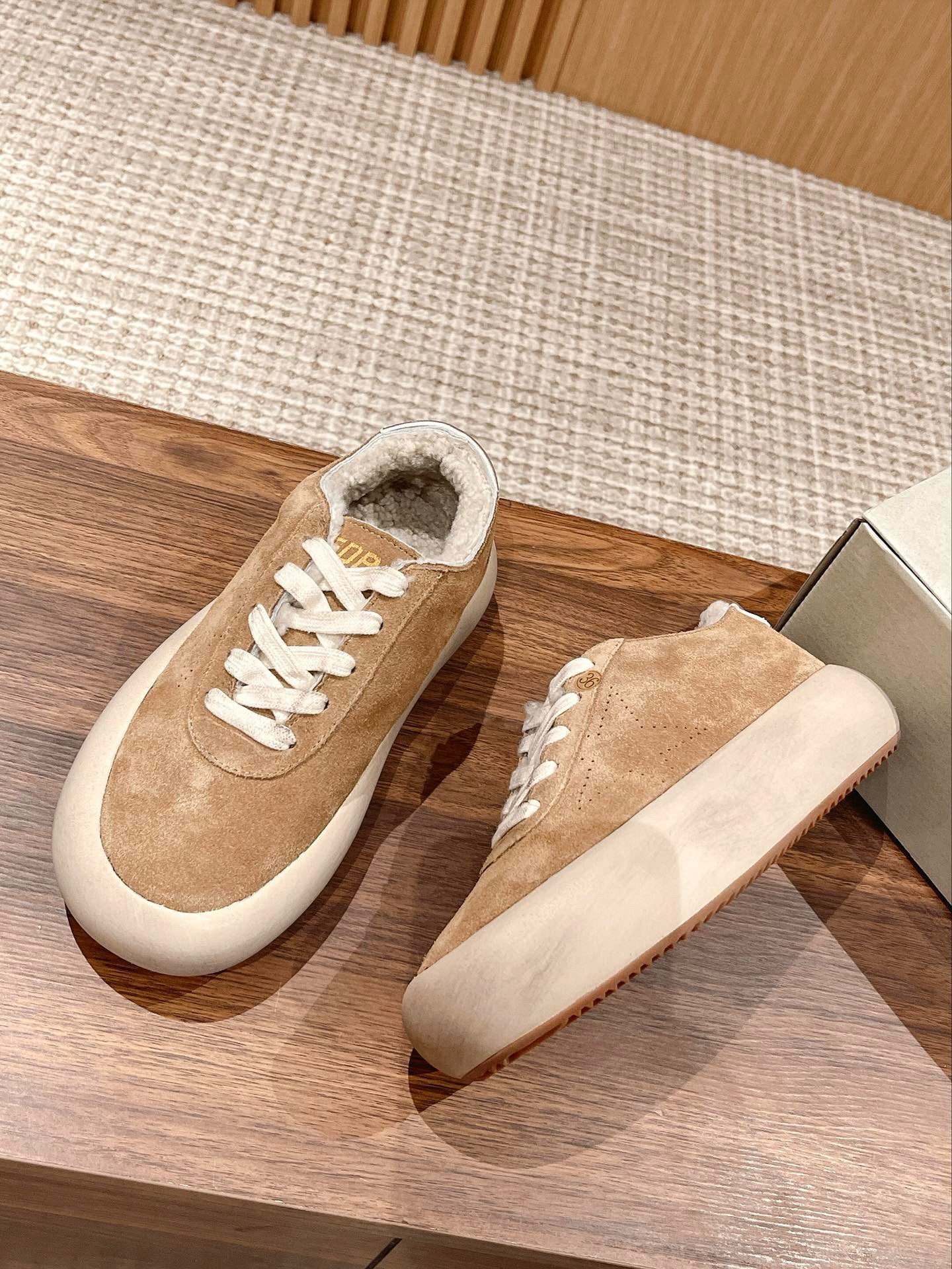 Golden Goose Sneaker