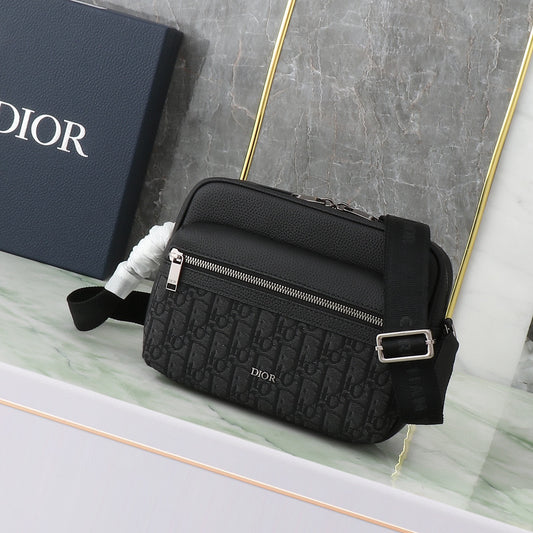 Dior Rider 2.0 Zipped Messenger Bag