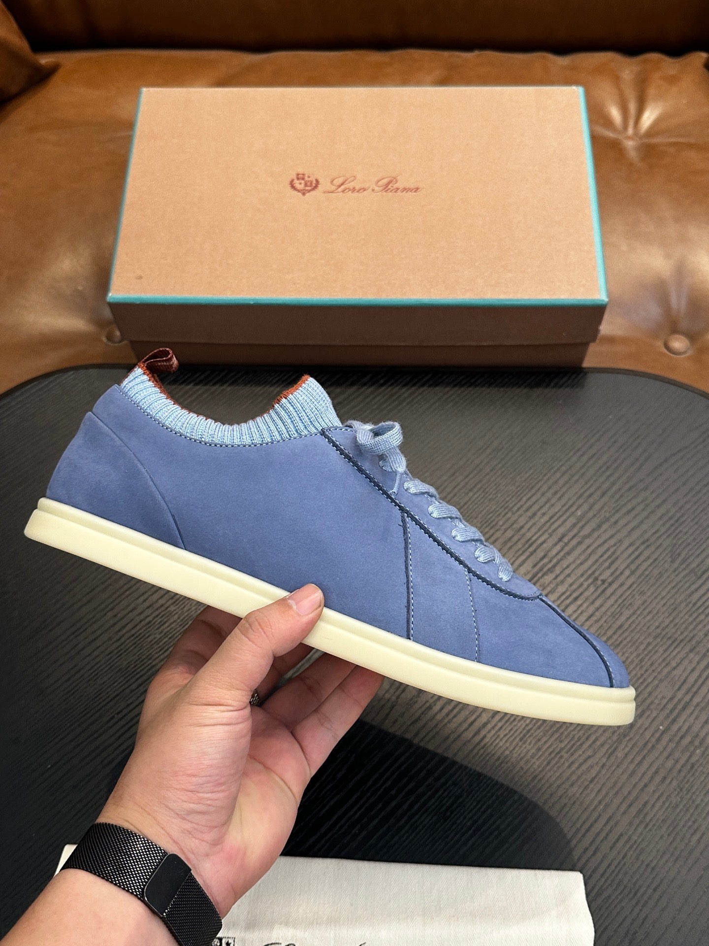 LP Sneakers
