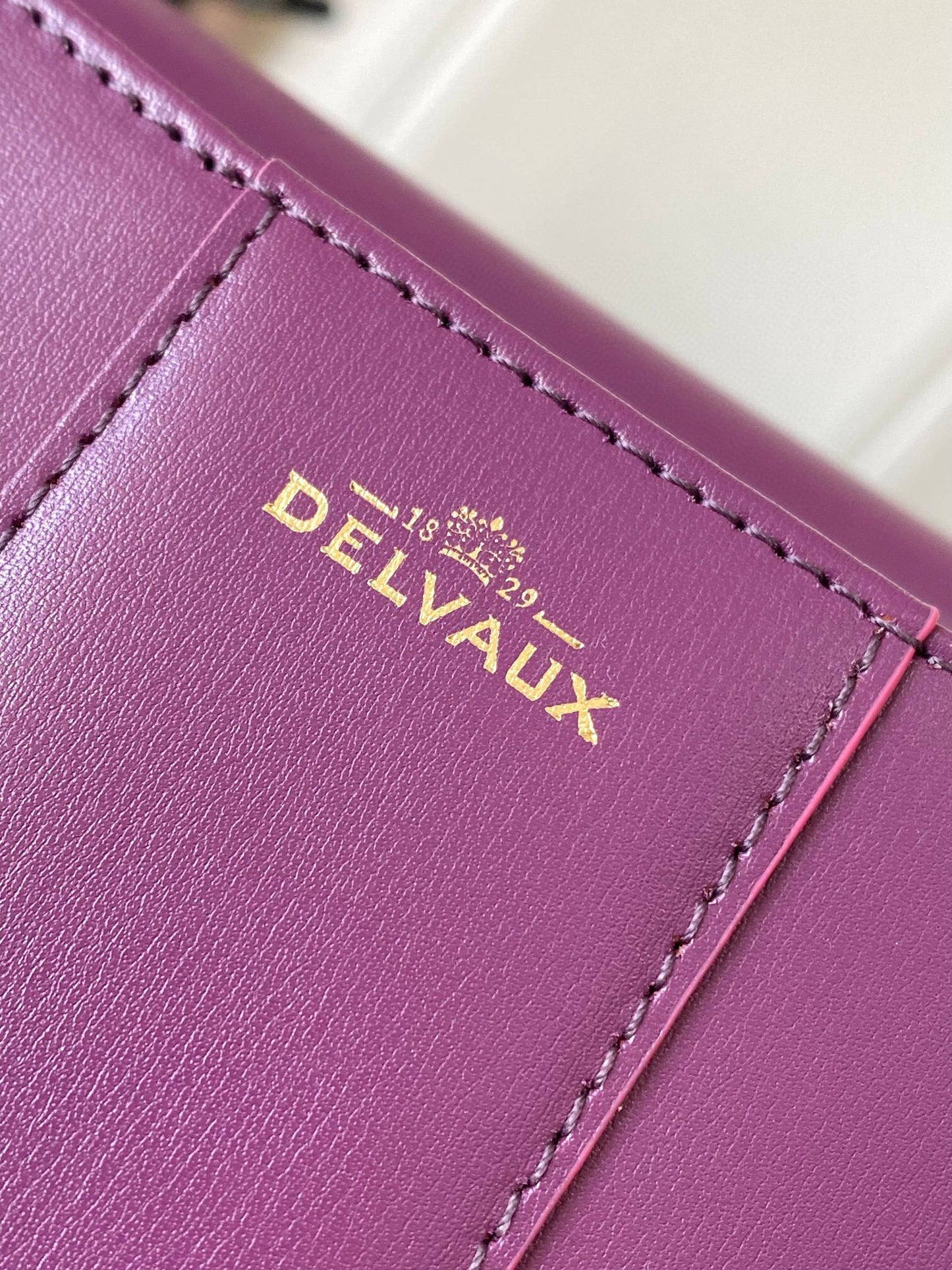 Delvaux Sling Bag (20＊10＊16 cm)