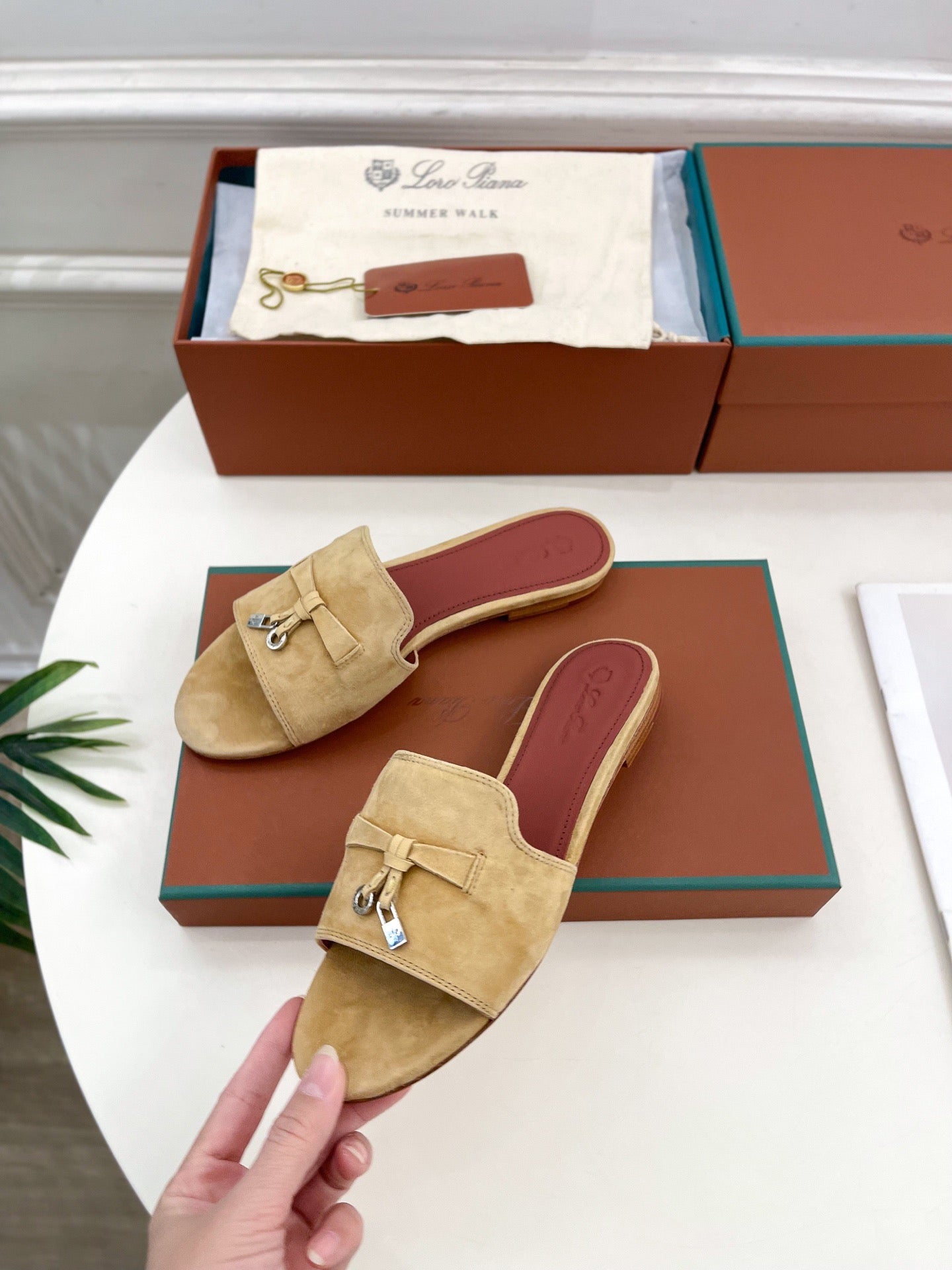 LP Sandals