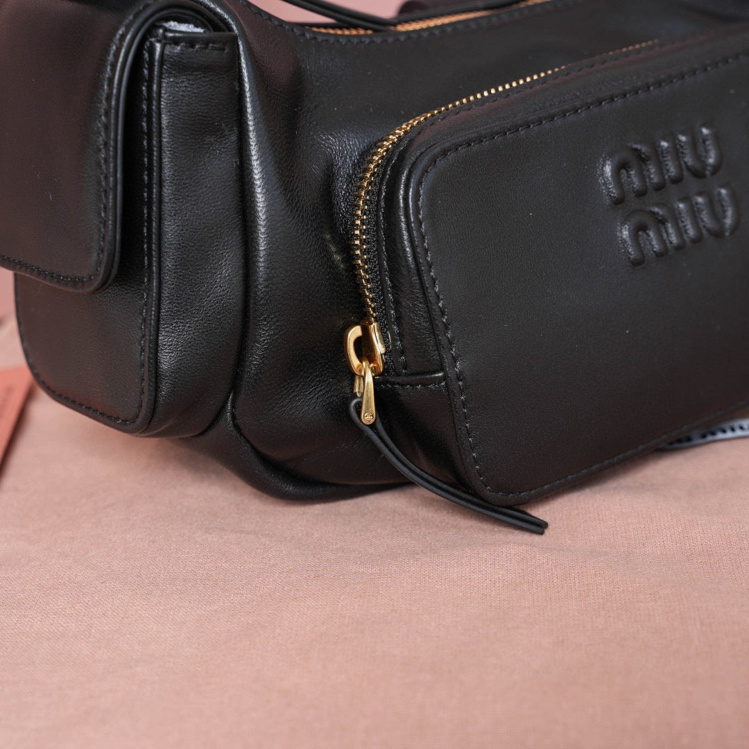 Miu Miu Handbag 21x12x6cm