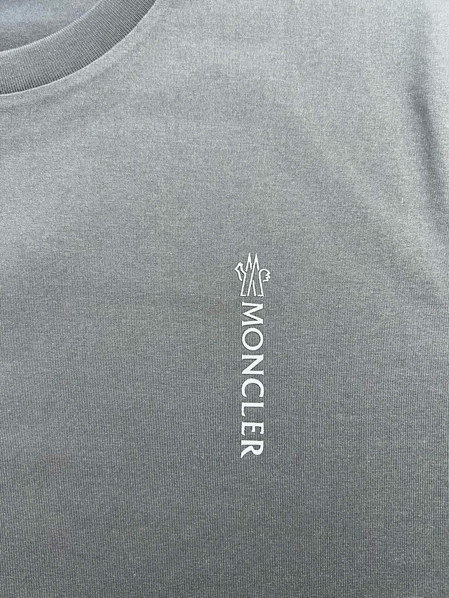 Moncler T-shirt