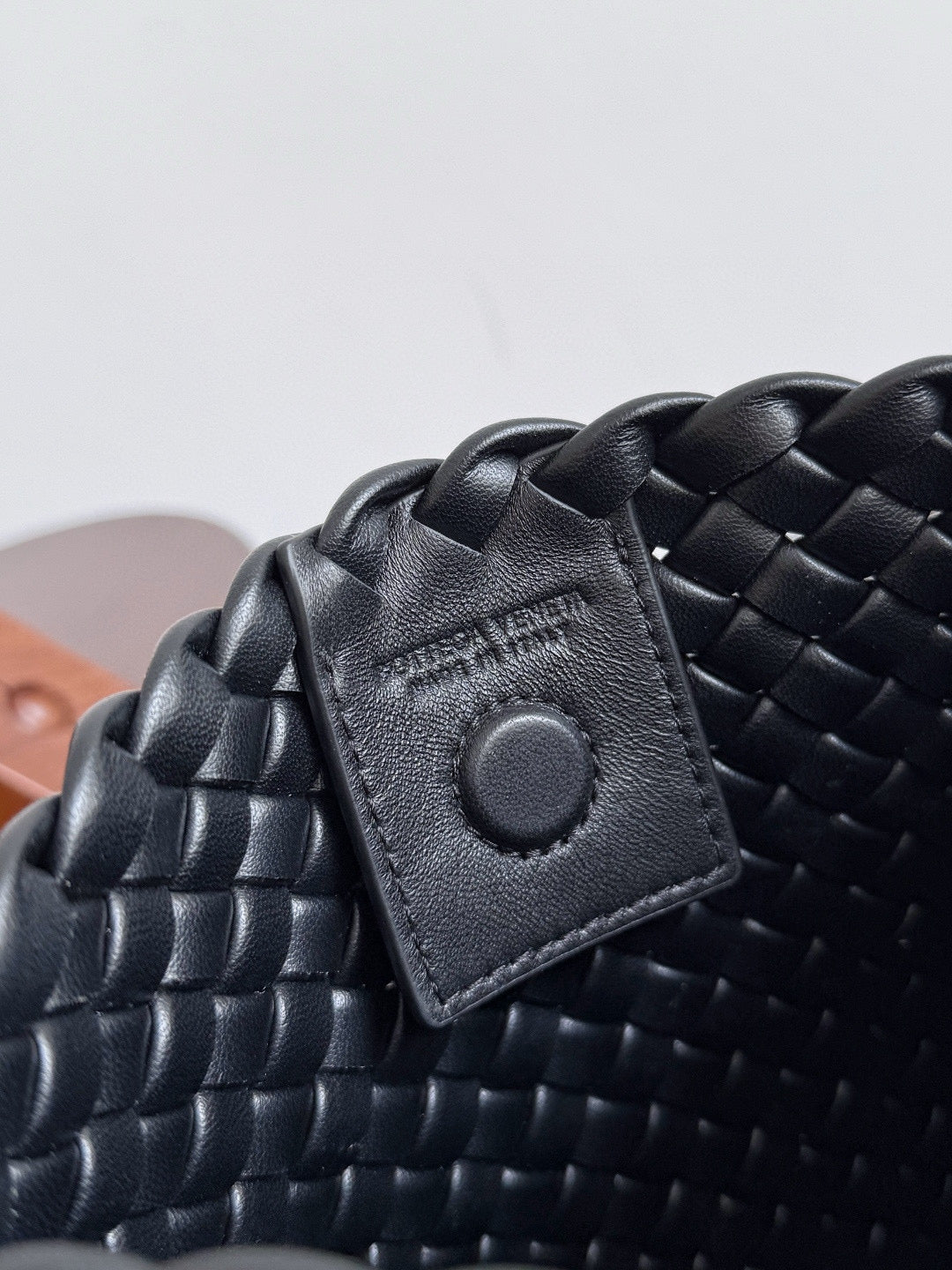 BV Clicker Shoulder Bag