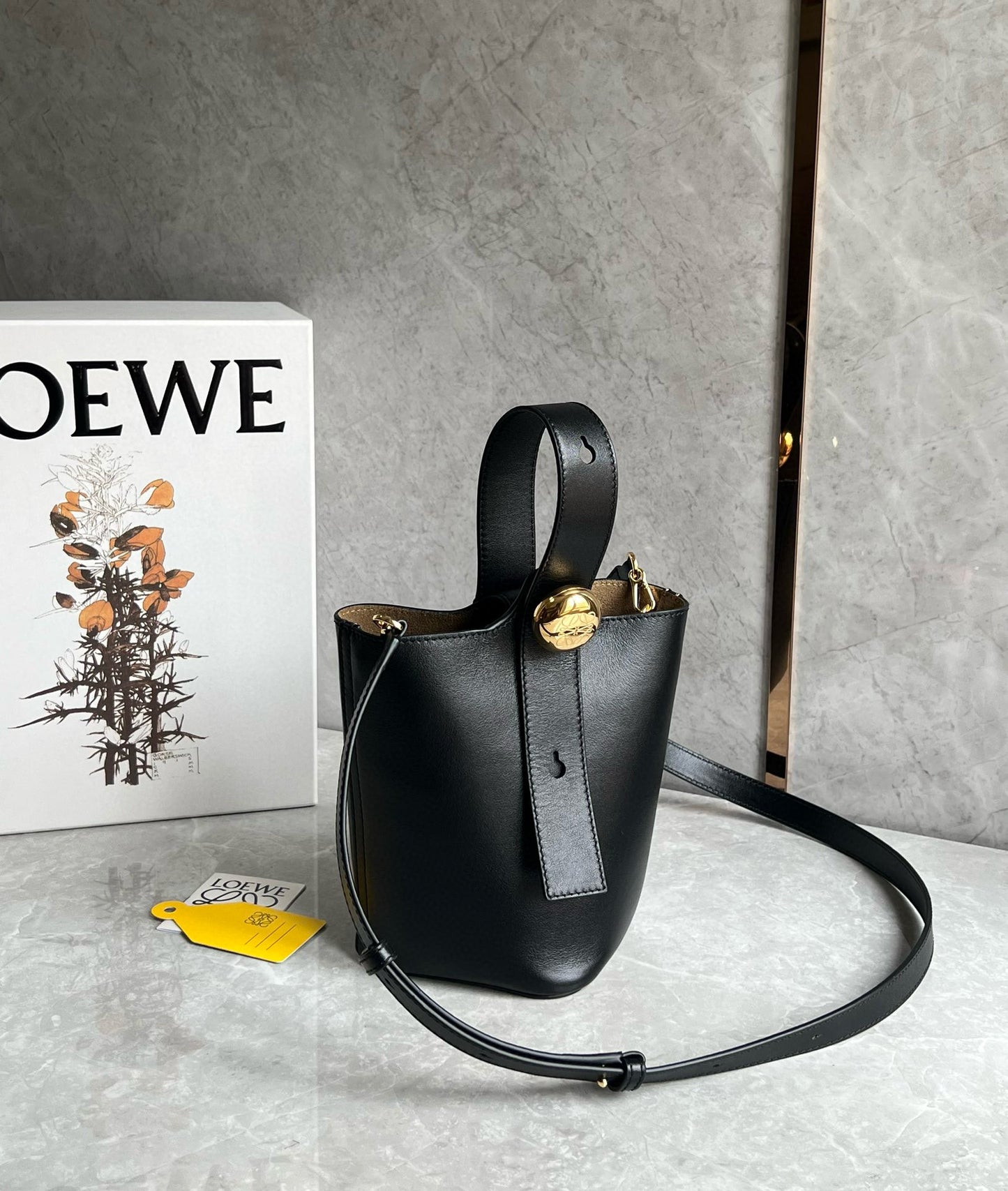 Loewe Pebble Bucket Bag(16x16x19.5cm)