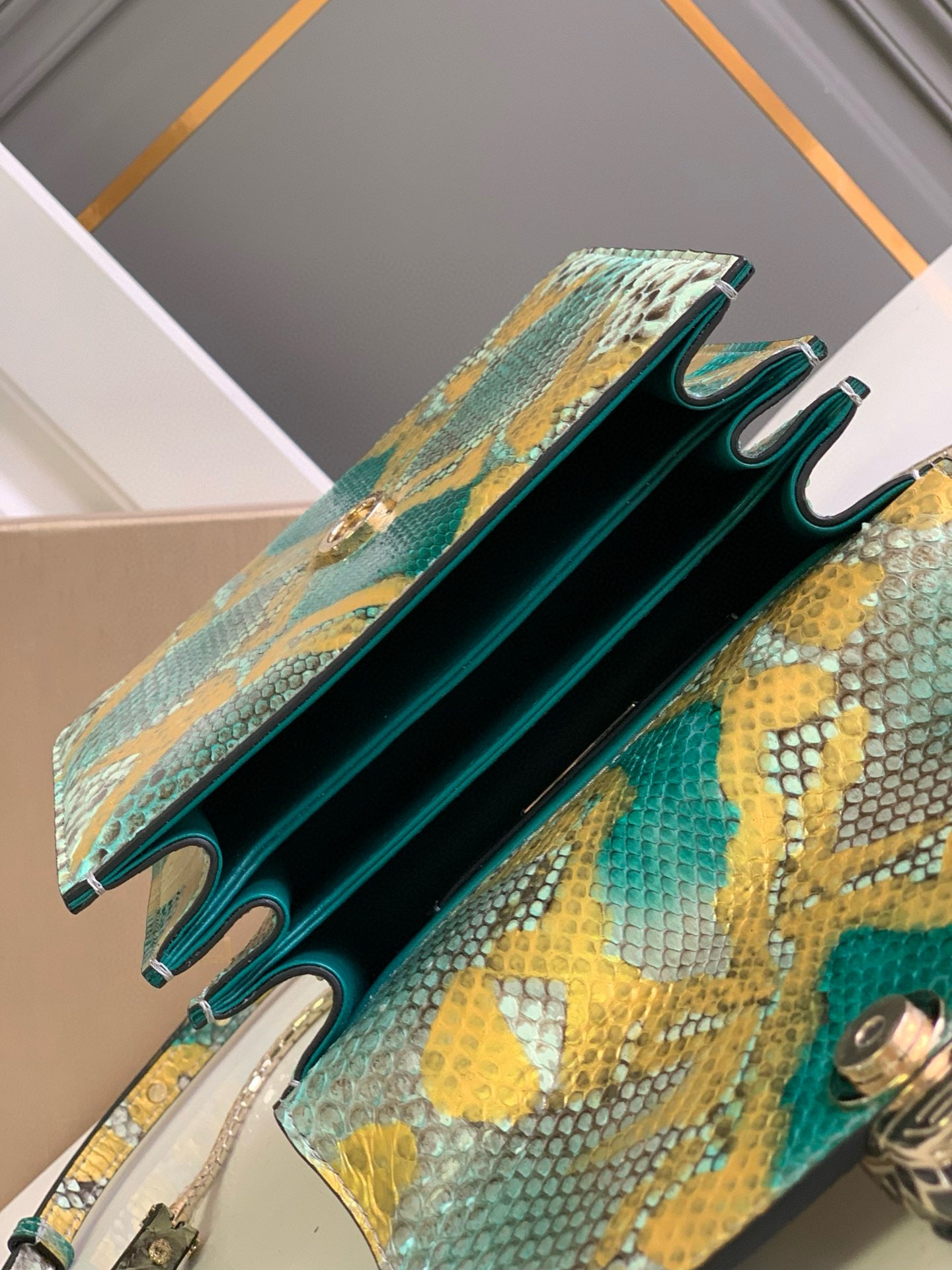 Bvlgari Serpenti Forever Handbag(18CM*15CM*9.5CM)