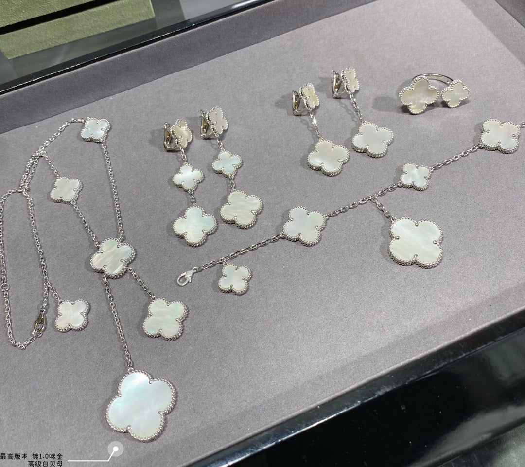 Van Cleef & Arpels Necklace