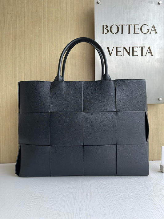 BV Arco Tote Bag
