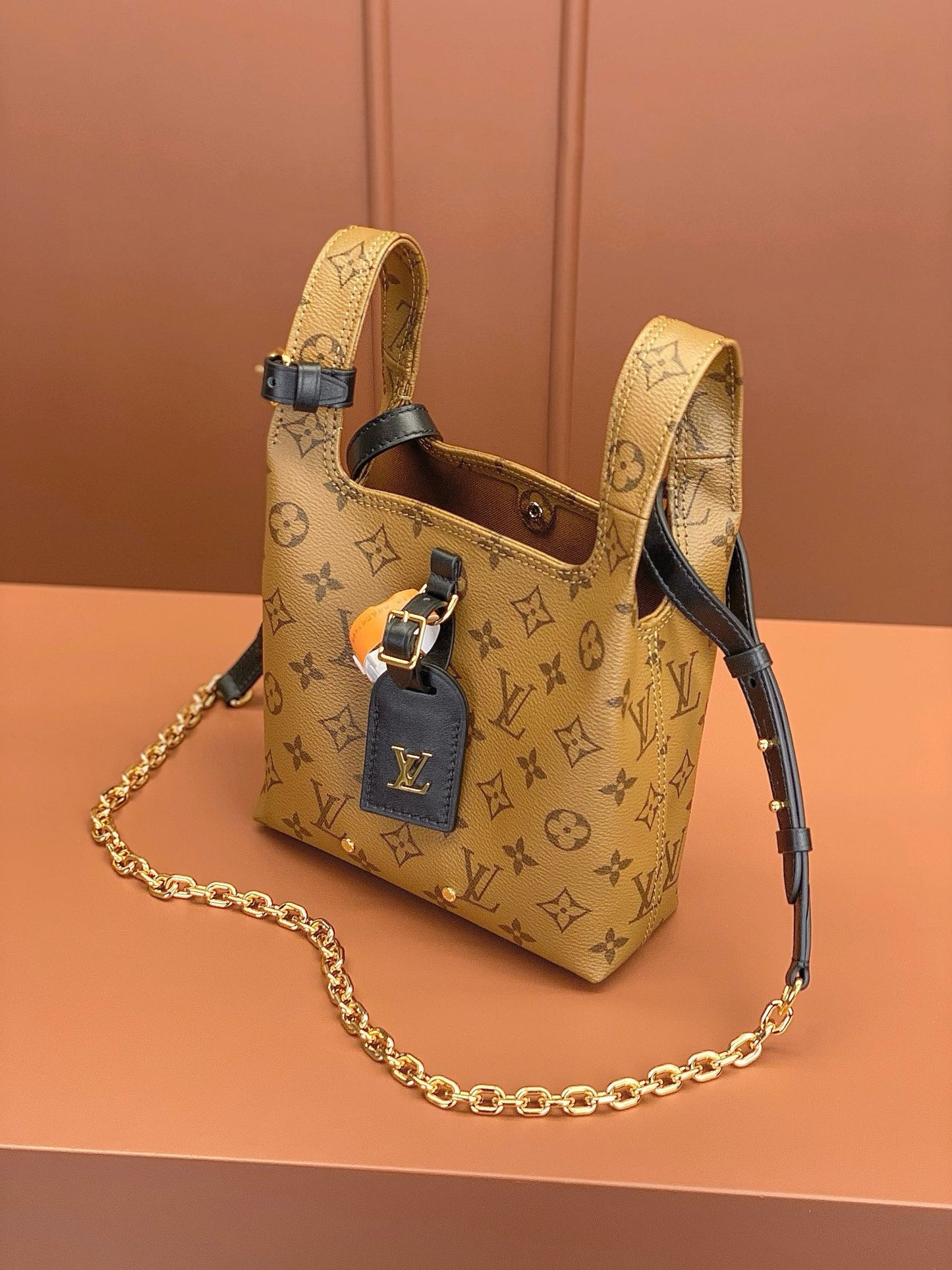 LV Atlantis BB M46816