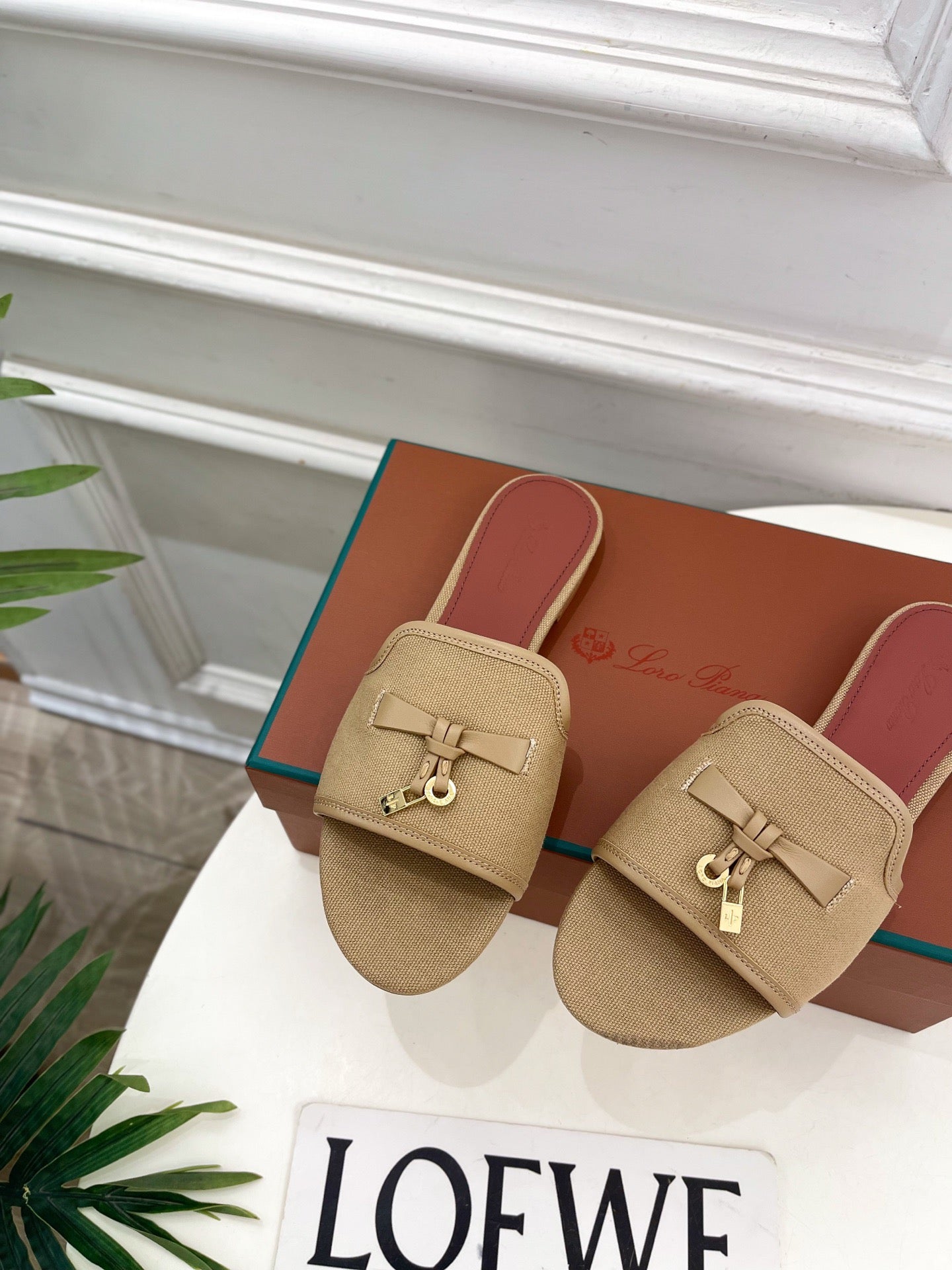 LP Sandals