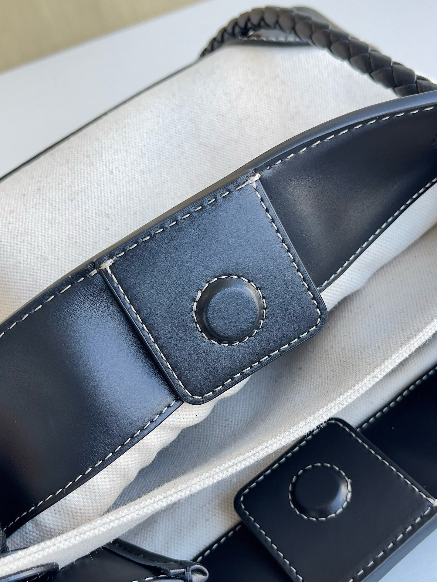 BV Andiamo Bag 25x22x10.5cm