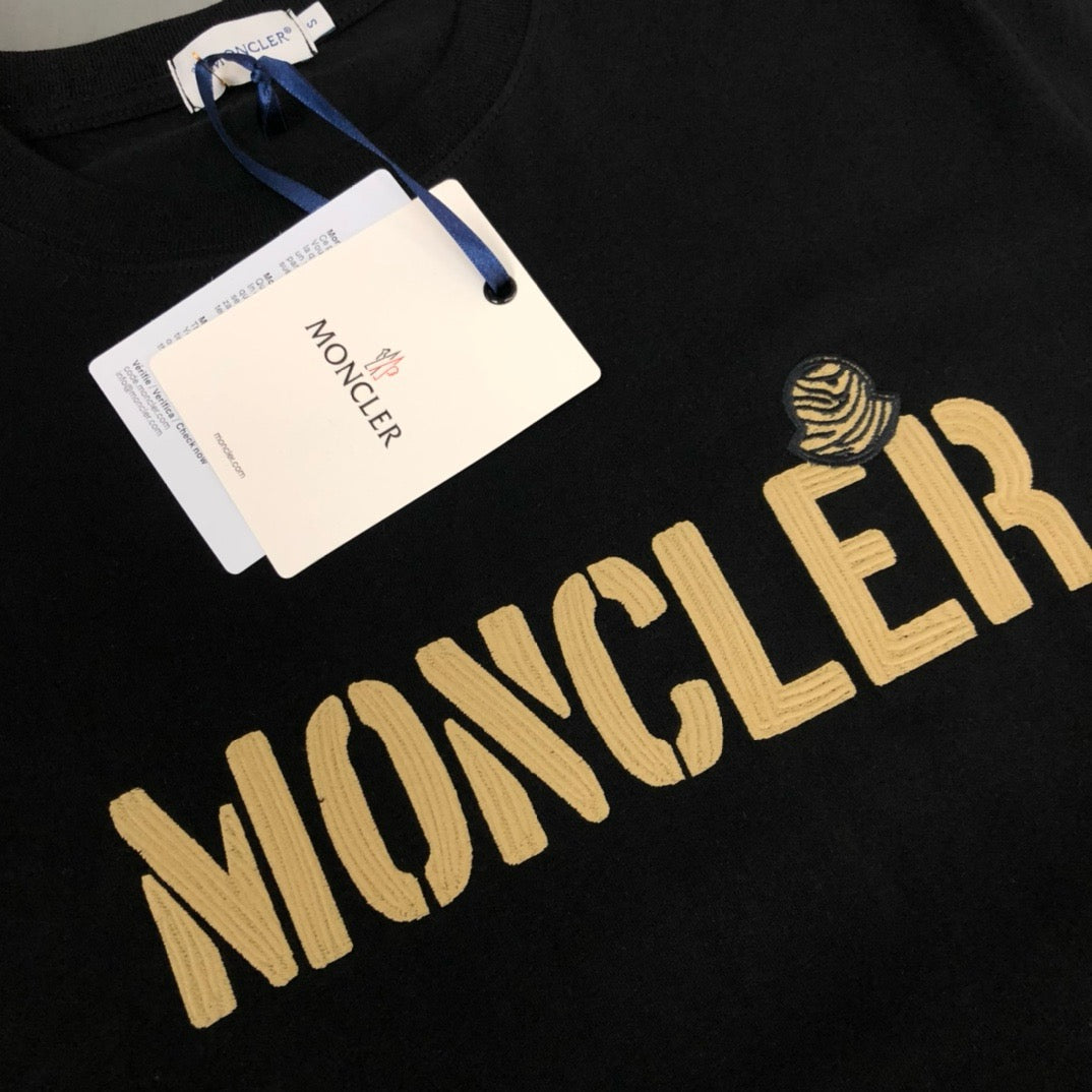 Moncler T-shirt