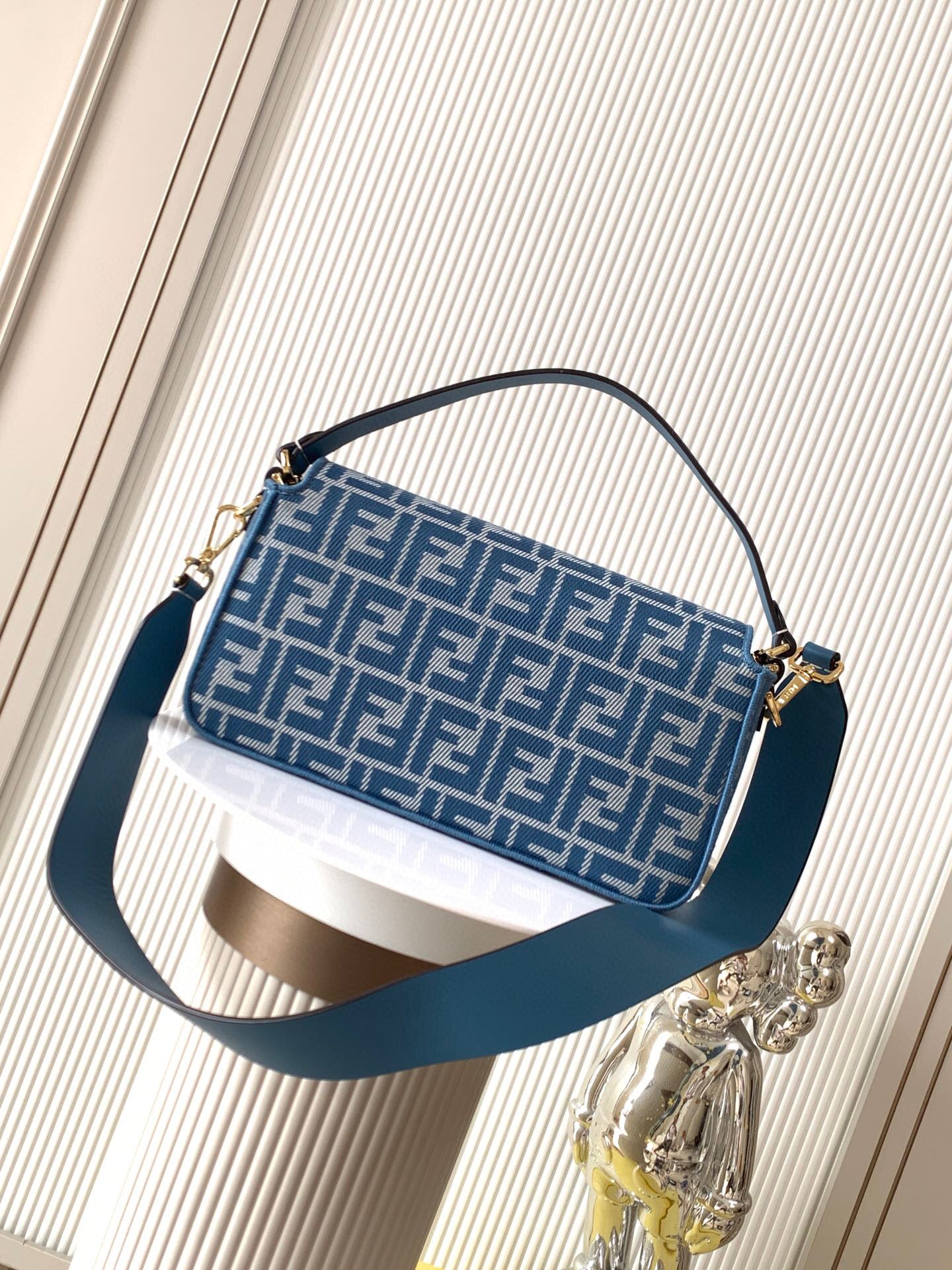 Fendi Baguette bag (Medium)