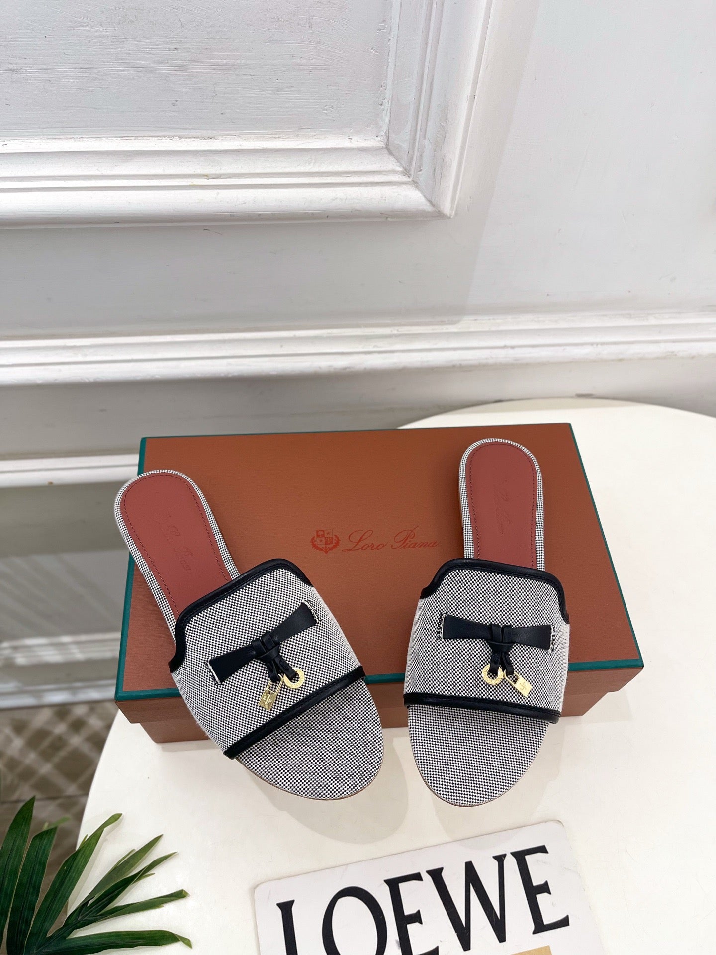 LP Sandals