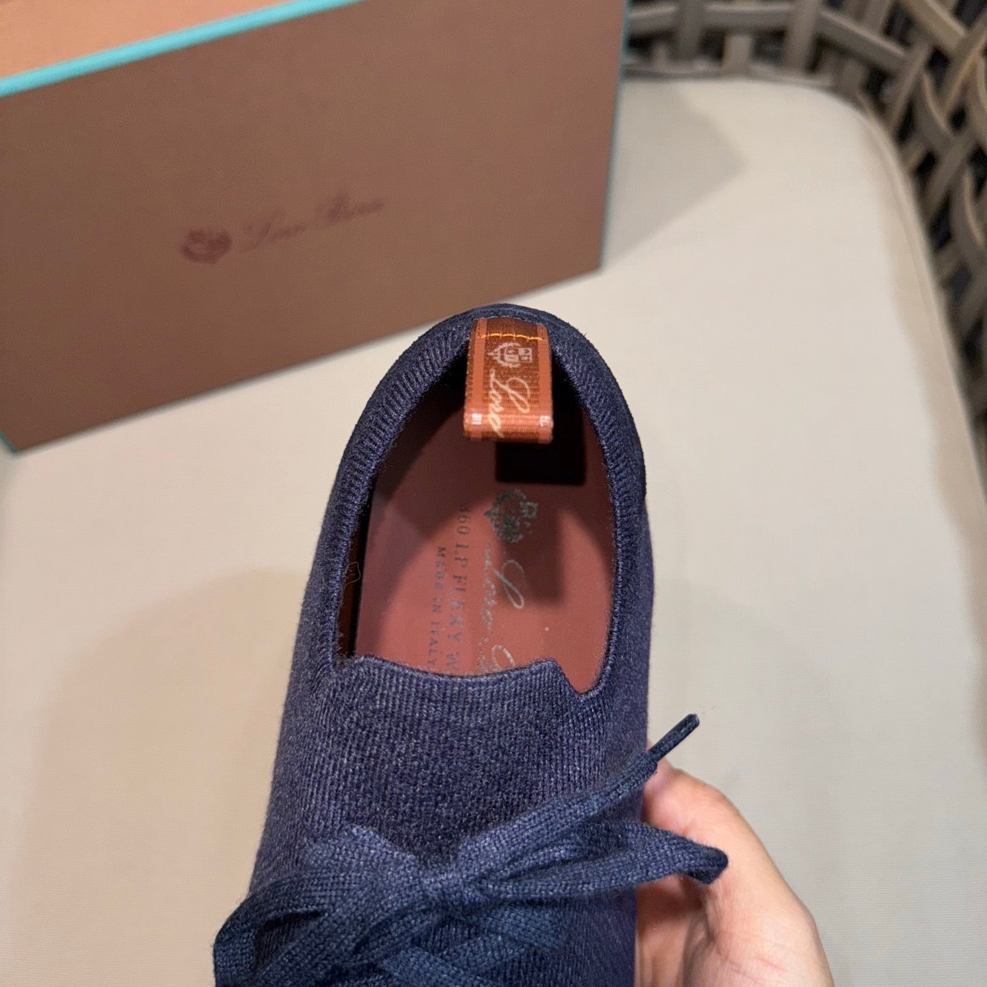 LP Sneakers