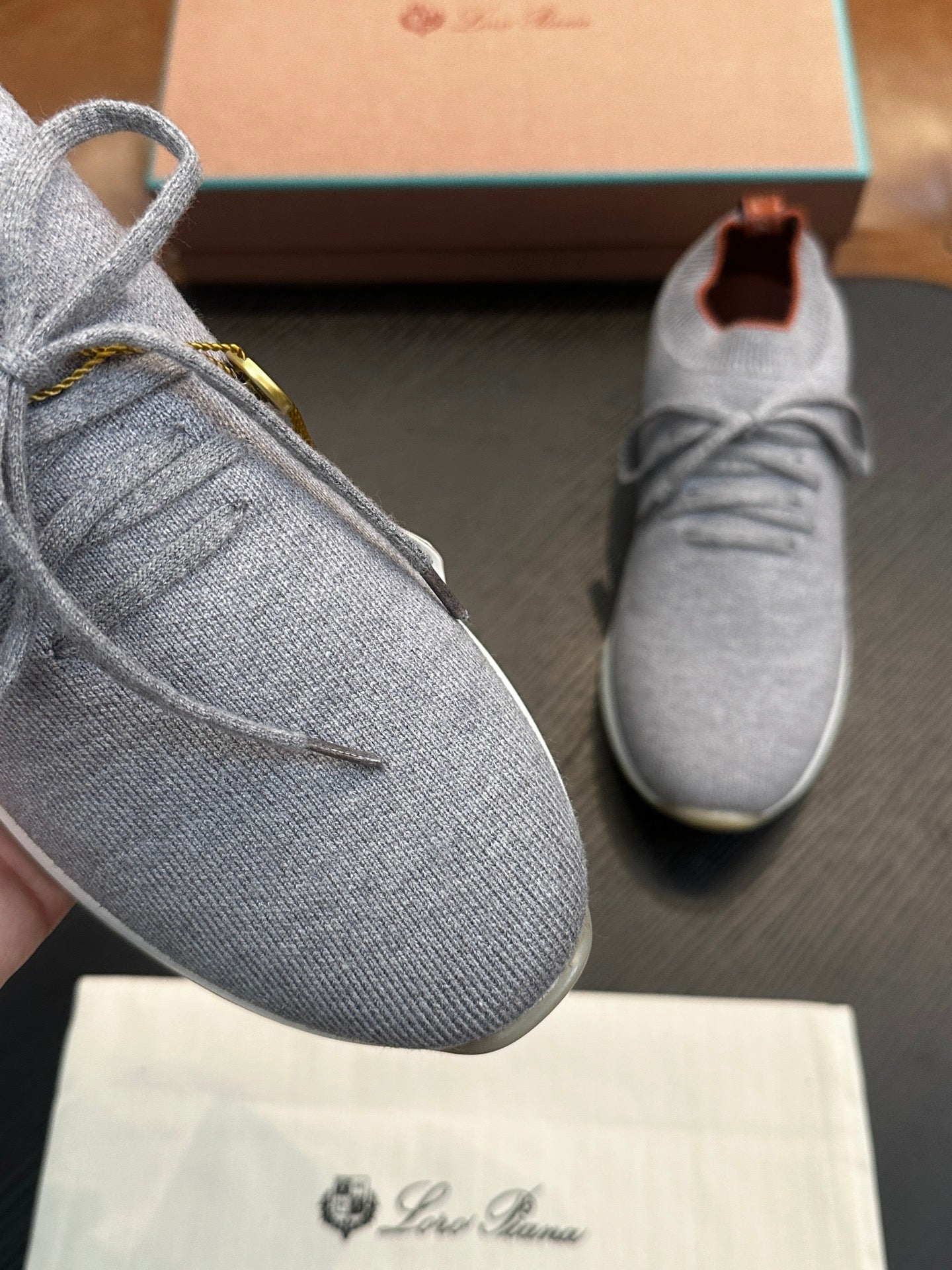 LP Sneakers