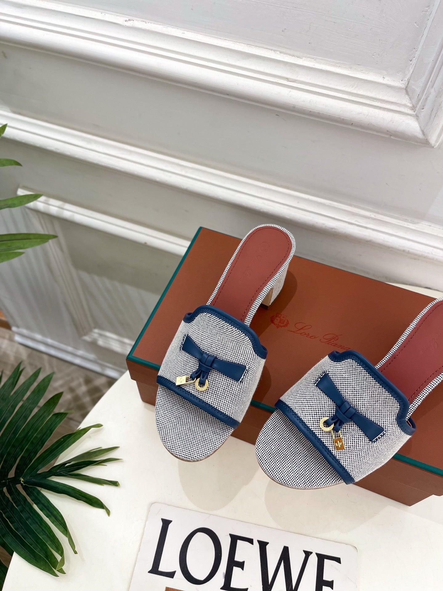 LP Sandals